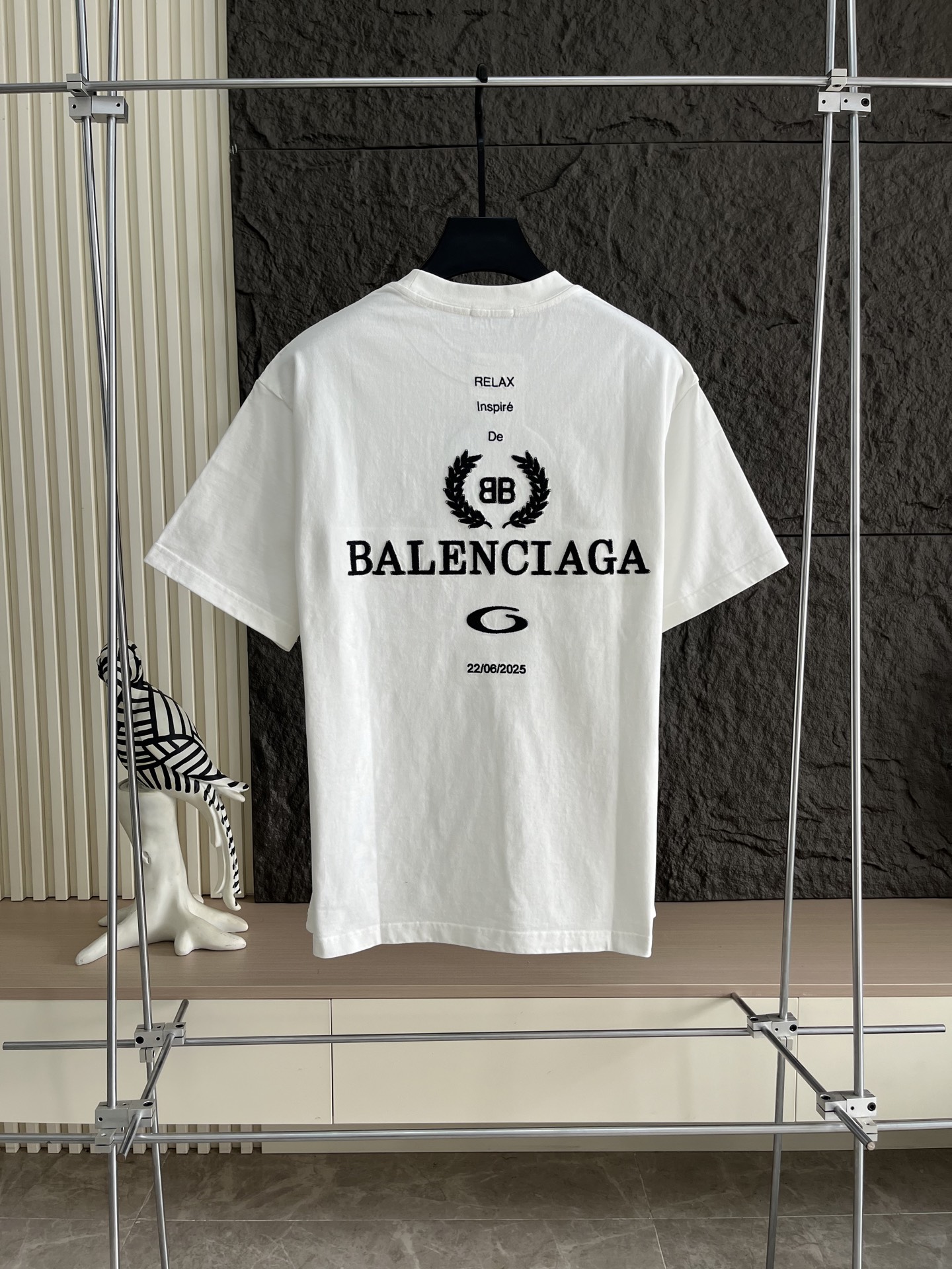 Balenciaga 高仿 背面字母印花短袖T恤 黑色潮流寬鬆款| 14 Balenciaga 高仿 背面字母印花短袖T恤 黑色潮流寬鬆款