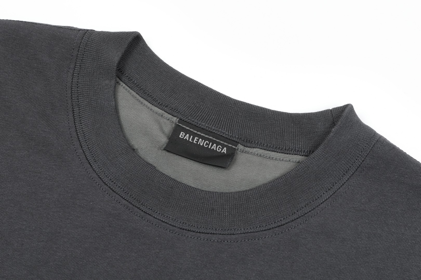 Balenciaga 原單 素面短袖T恤 深灰色簡約百搭款| 11 Balenciaga 原單 素面短袖T恤 深灰色簡約百搭款