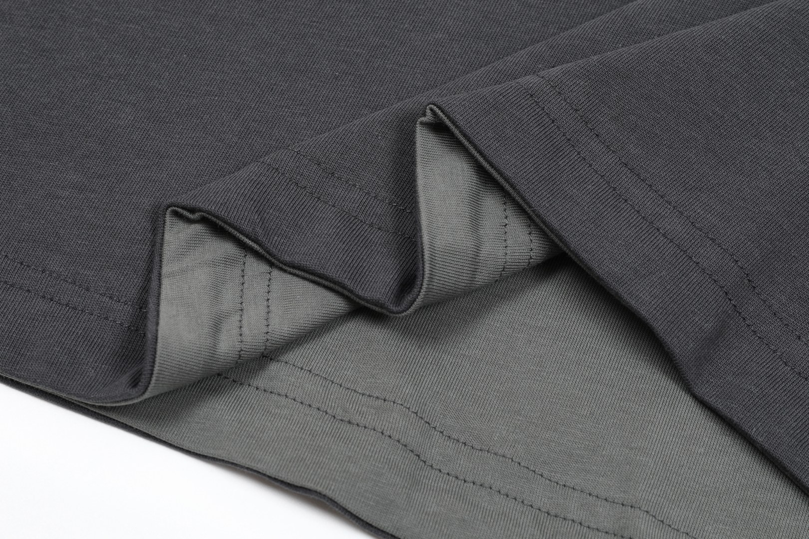 Balenciaga 原單 素面短袖T恤 深灰色簡約百搭款| 8 Balenciaga 原單 素面短袖T恤 深灰色簡約百搭款