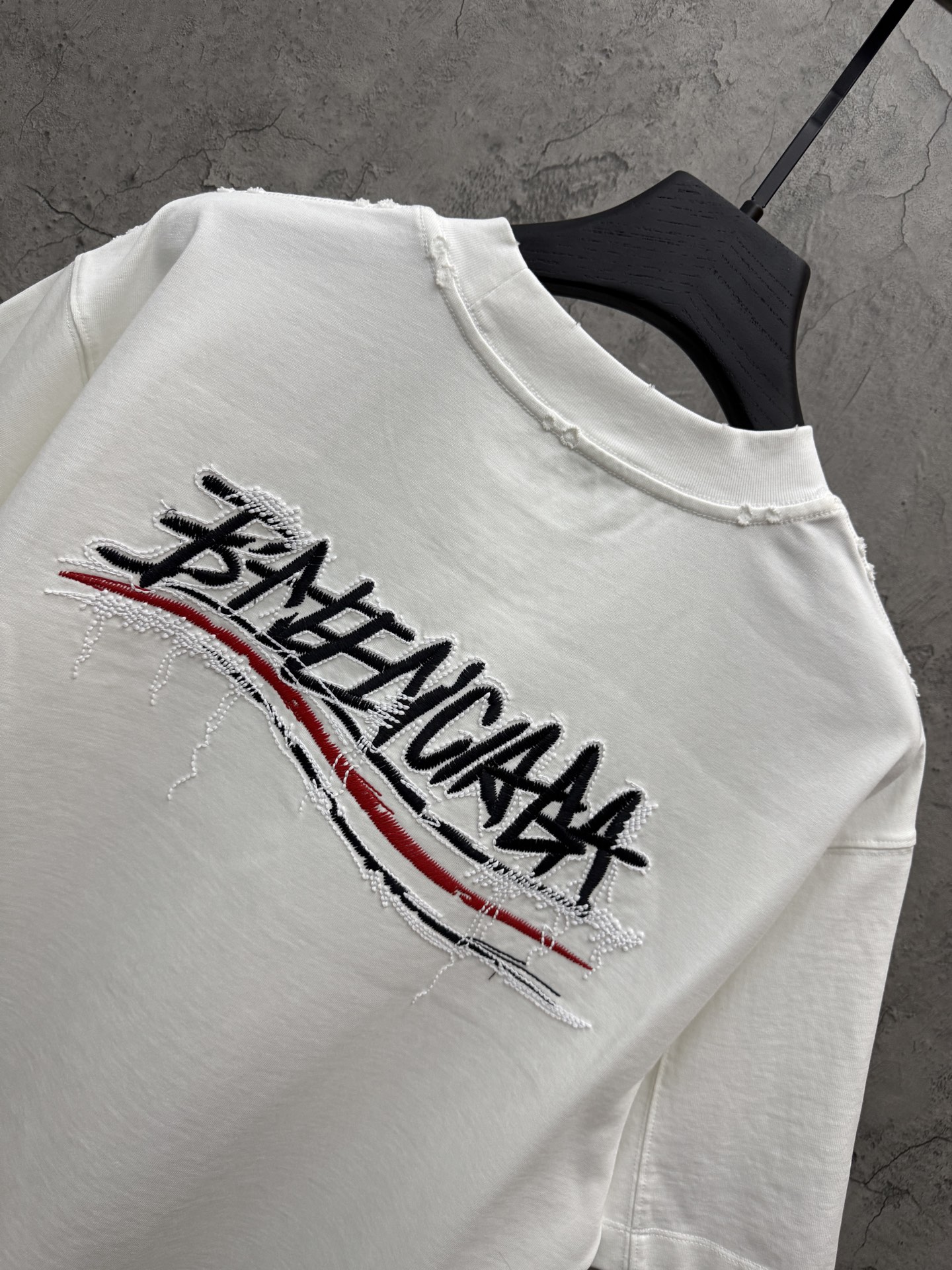 Balenciaga A貨 胸前刺繡字母短袖T恤 白色簡約休閒款| 12 Balenciaga A貨 胸前刺繡字母短袖T恤 白色簡約休閒款