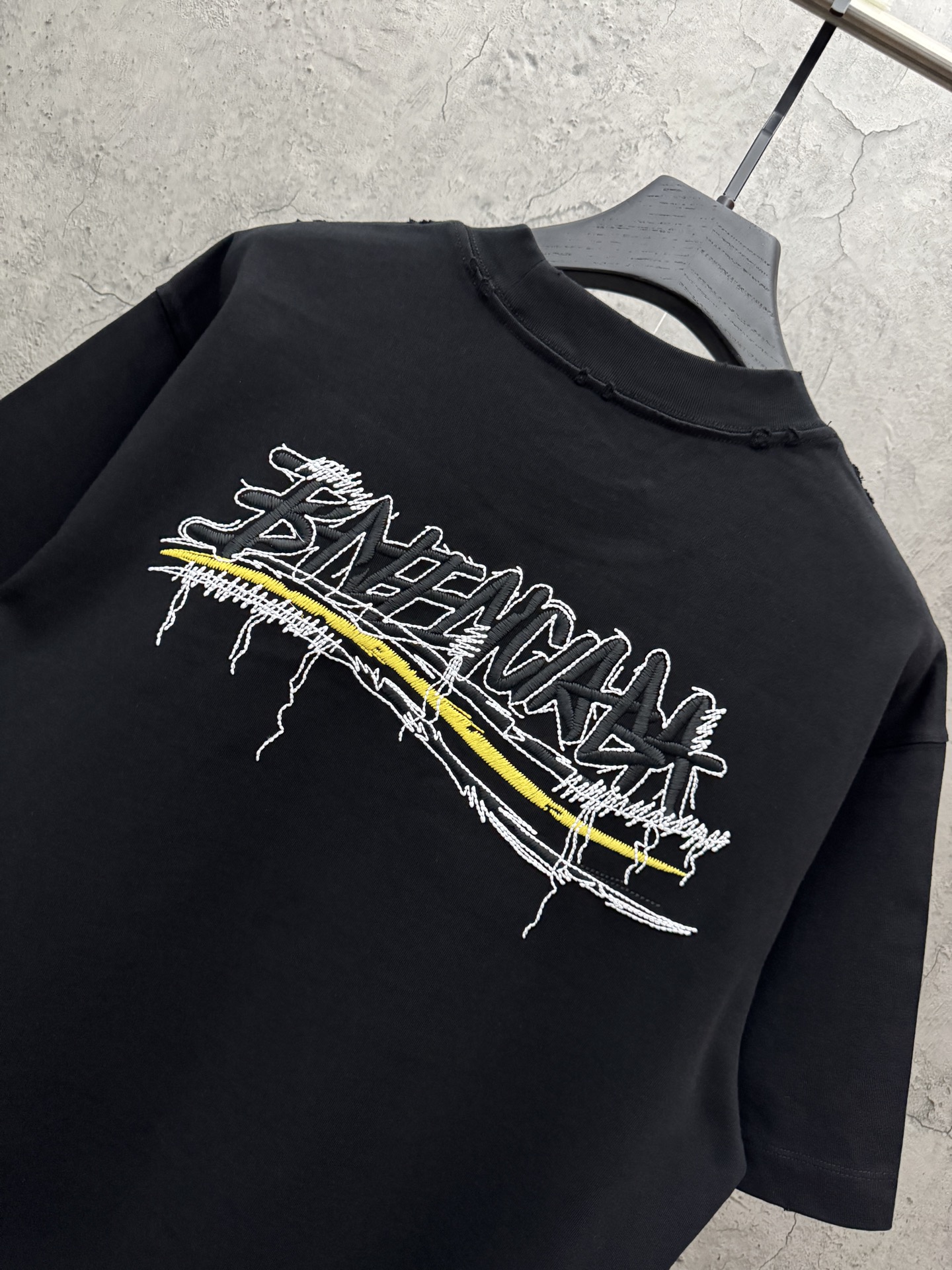 Balenciaga 一比一 胸前刺繡字母短袖T恤 黑色街頭簡約款| 13 Balenciaga 一比一 胸前刺繡字母短袖T恤 黑色街頭簡約款