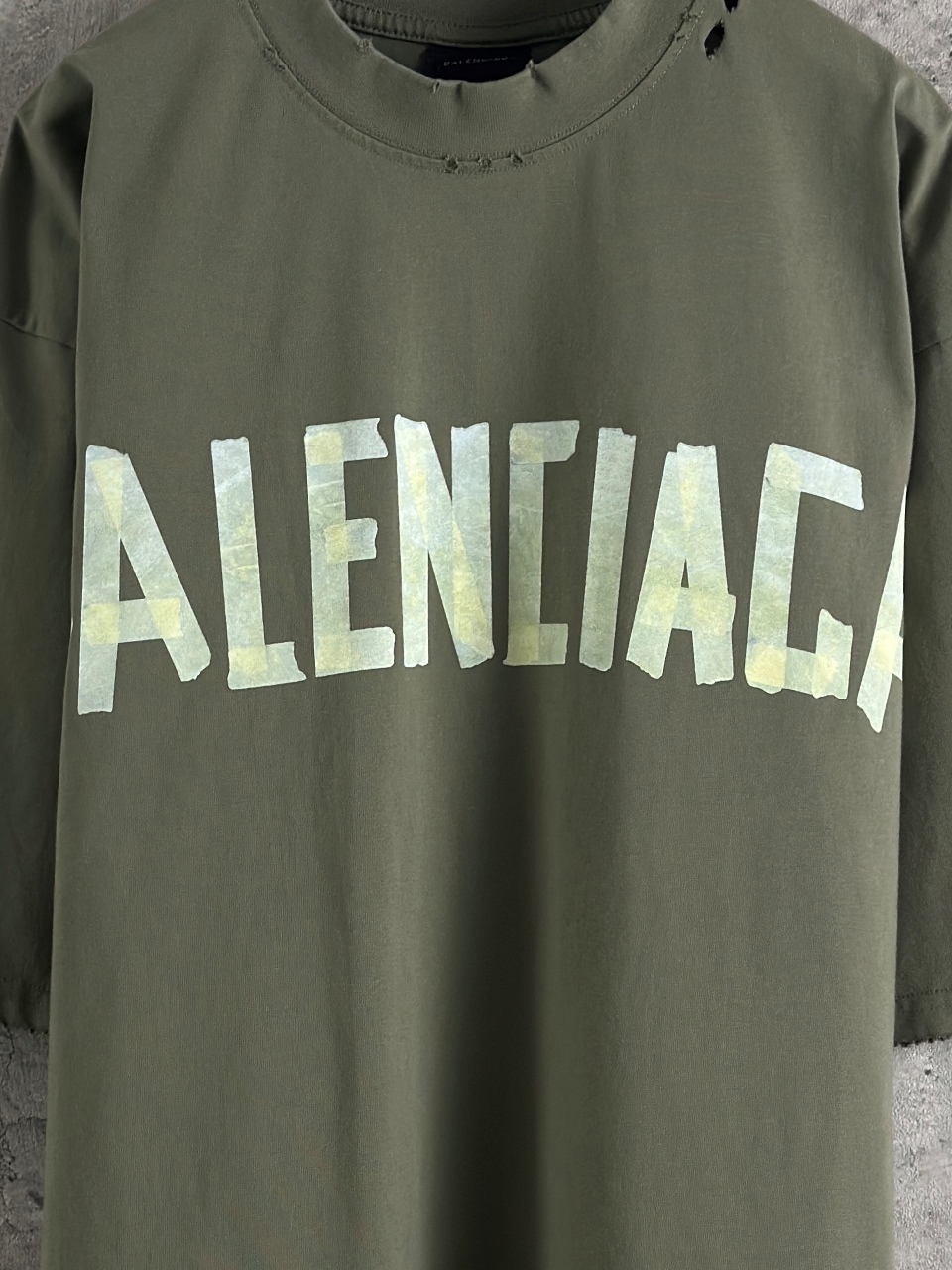 Balenciaga 高仿 男款 字母印花寬鬆短袖T恤 做舊潮流百搭款| 8 Balenciaga 高仿 男款 字母印花寬鬆短袖T恤 做舊潮流百搭款