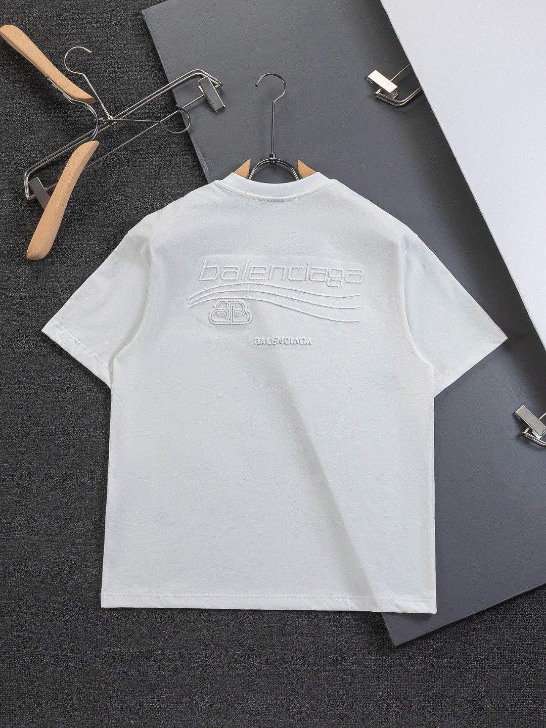 Balenciaga 高仿 男款 簡約刺繡LOGO寬鬆短袖T恤 百搭休閒款| 14 Balenciaga 高仿 男款 簡約刺繡LOGO寬鬆短袖T恤 百搭休閒款
