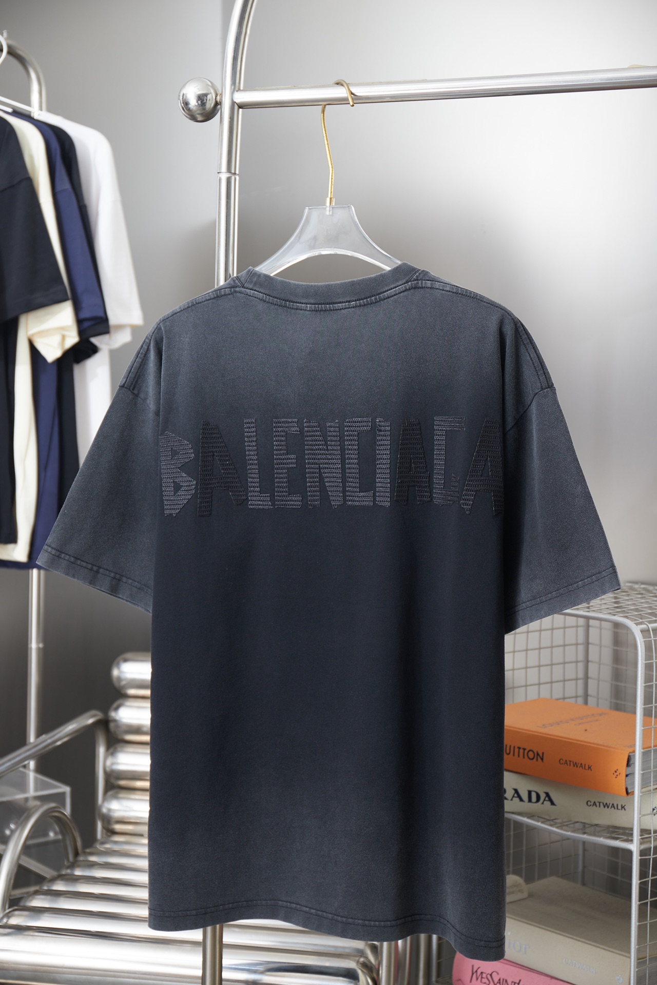 Balenciaga 原單 素色雙B刺繡短袖T恤 寬鬆版型休閒上衣 黑色| 14 Balenciaga 原單 素色雙B刺繡短袖T恤 寬鬆版型休閒上衣 黑色