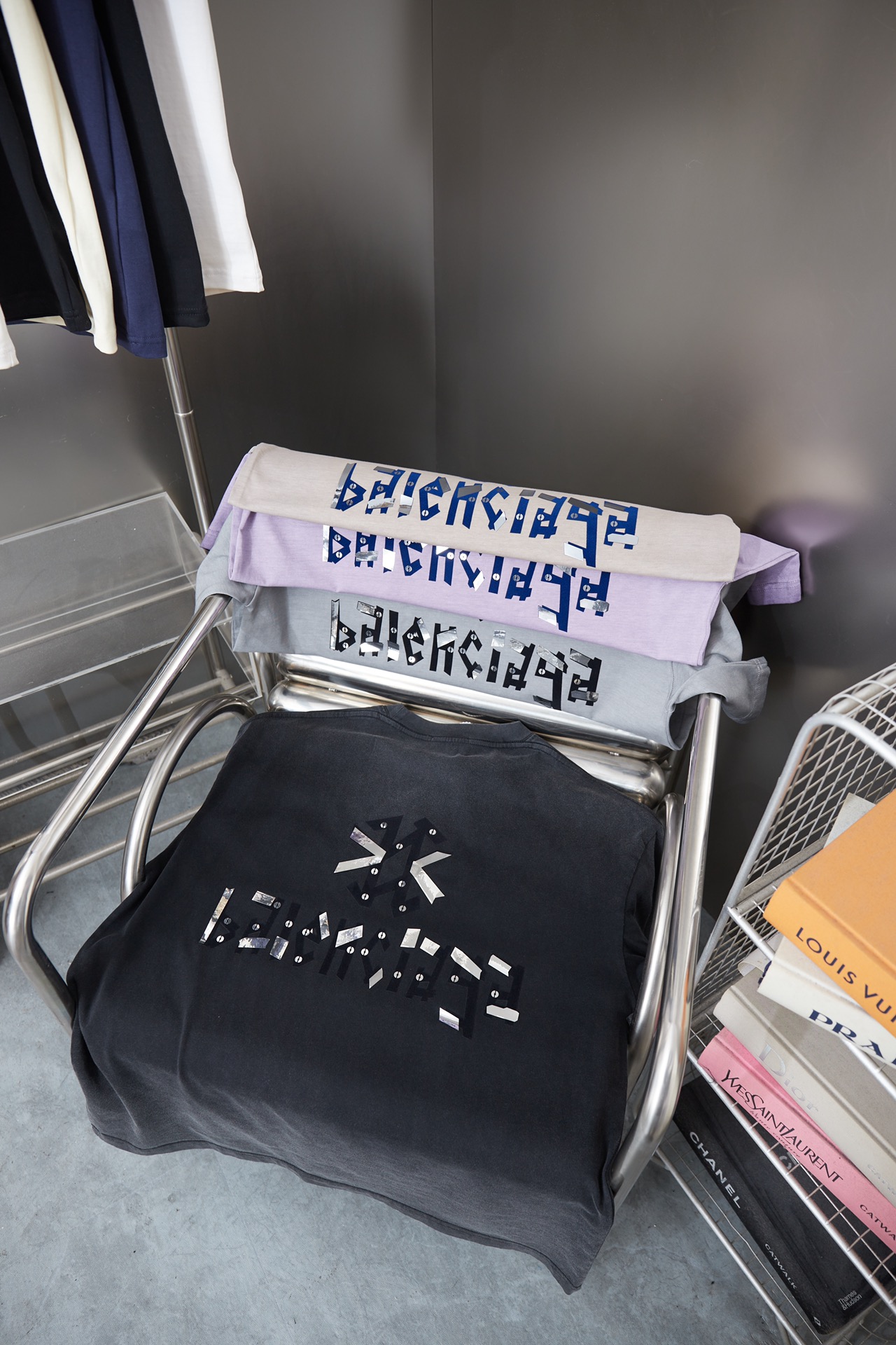 Balenciaga 一比一 拼接字母印花短袖T恤 寬鬆潮流休閒上衣 深灰色| 8 Balenciaga 一比一 拼接字母印花短袖T恤 寬鬆潮流休閒上衣 深灰色