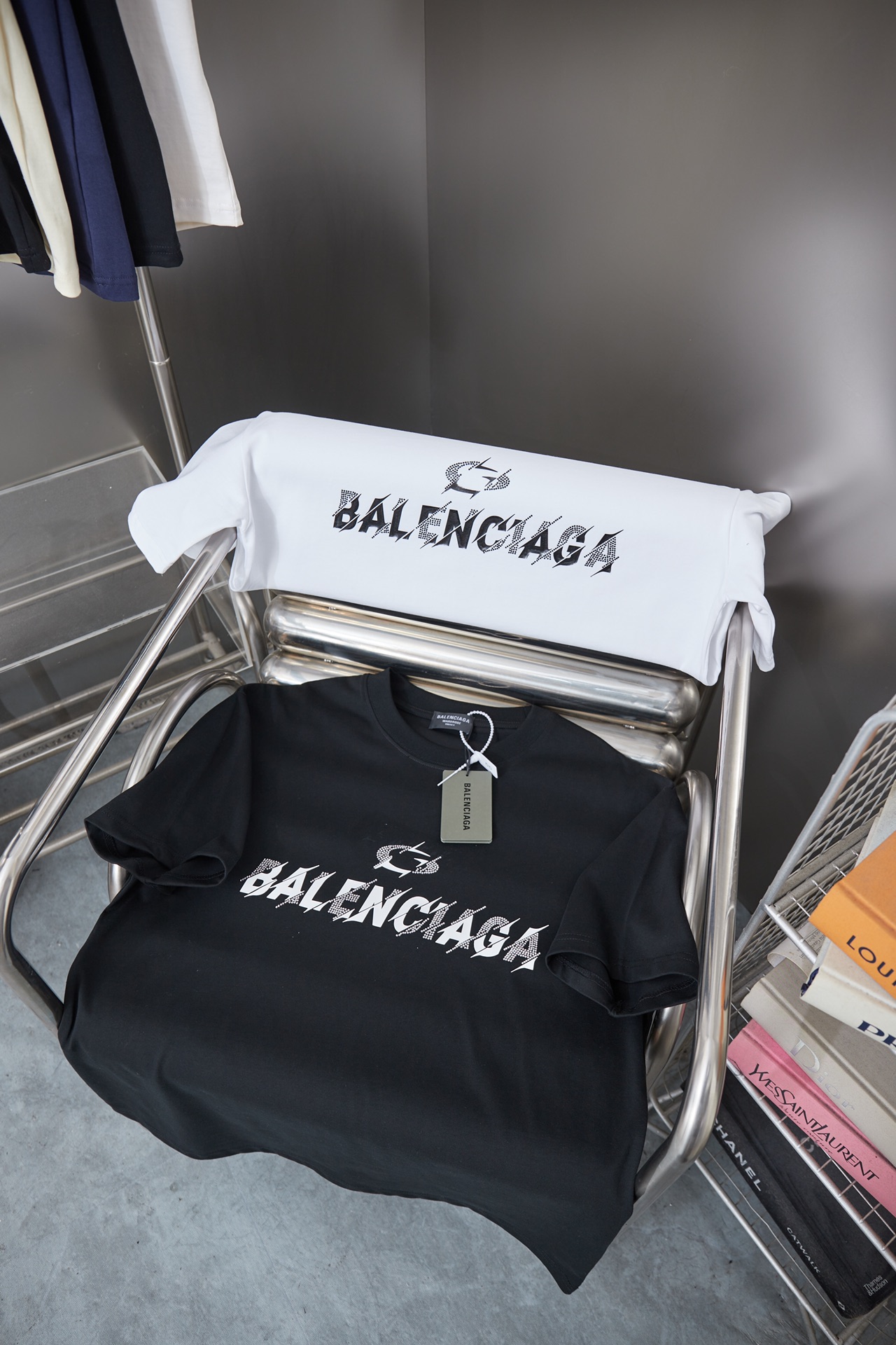 Balenciaga 高仿 個性字母印花短袖T恤 潮流寬鬆休閒上衣 黑色| 8 Balenciaga 高仿 個性字母印花短袖T恤 潮流寬鬆休閒上衣 黑色