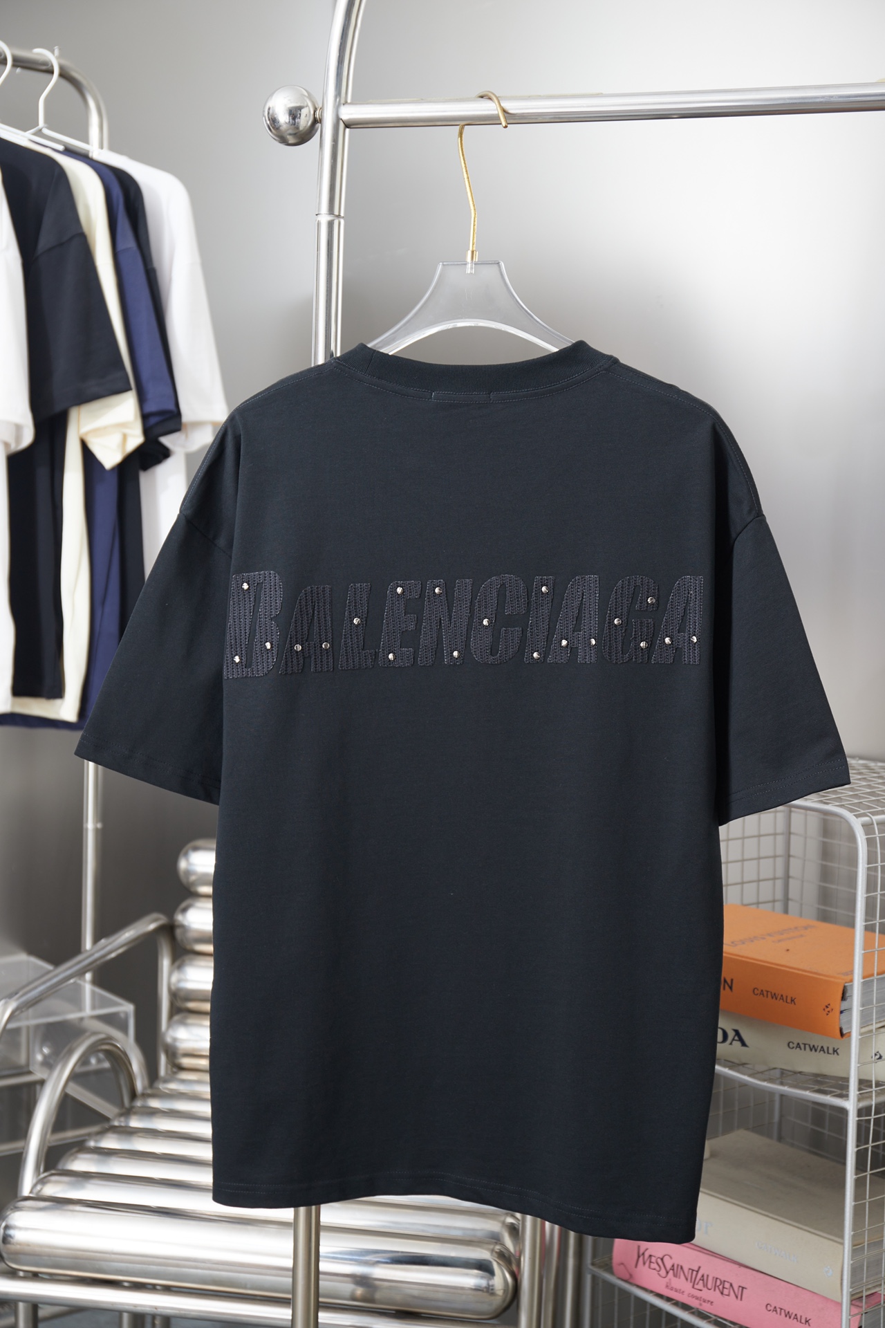 Balenciaga 高仿BB立體鉚釘刺繡短袖T恤 寬鬆版男女同款潮流百搭黑色| 14 Balenciaga 高仿BB立體鉚釘刺繡短袖T恤 寬鬆版男女同款潮流百搭黑色