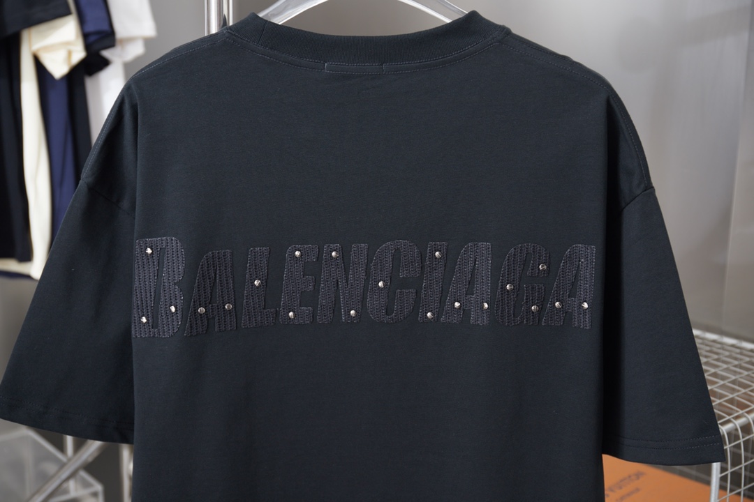 Balenciaga 高仿BB立體鉚釘刺繡短袖T恤 寬鬆版男女同款潮流百搭黑色| 11 Balenciaga 高仿BB立體鉚釘刺繡短袖T恤 寬鬆版男女同款潮流百搭黑色