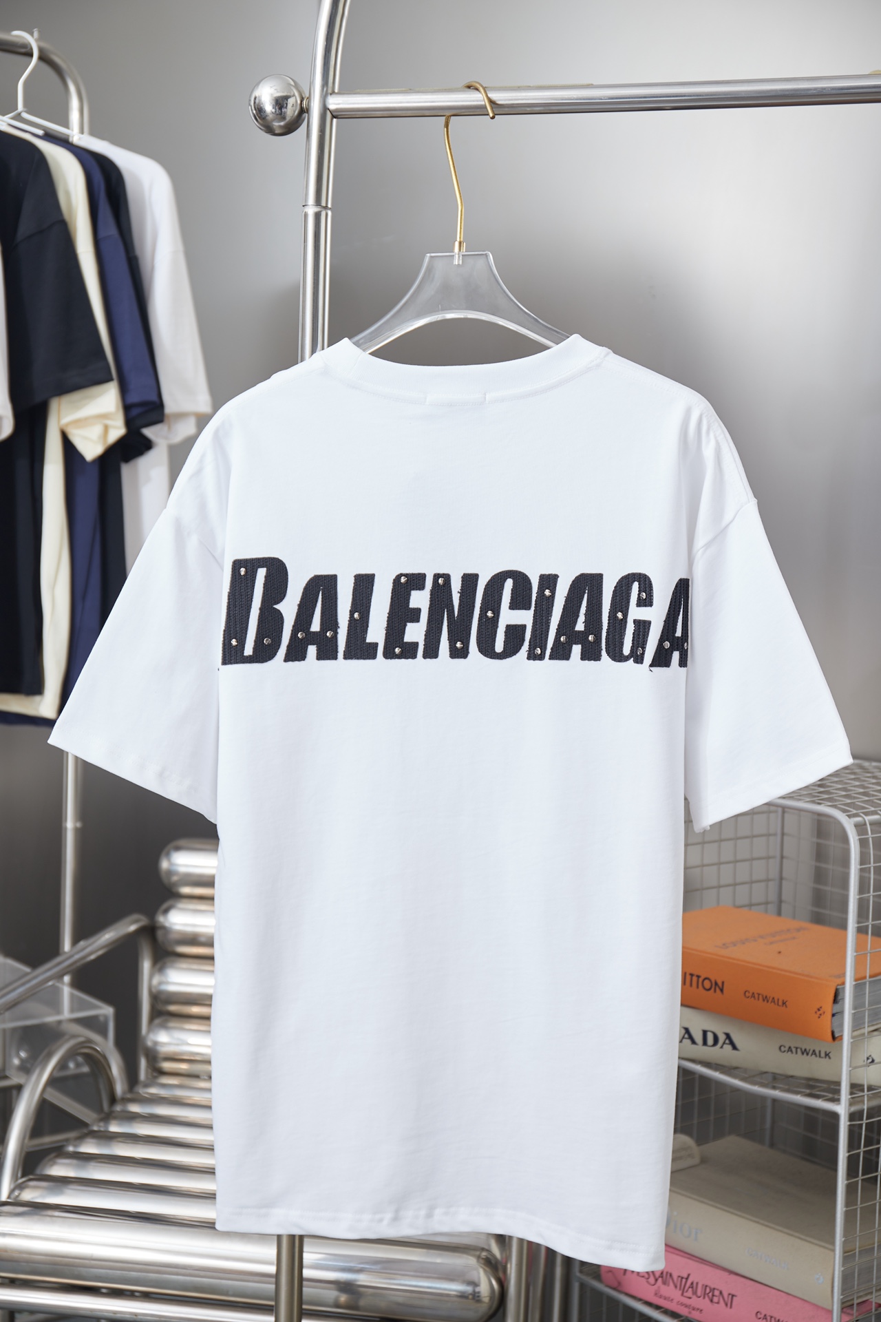 Balenciaga 高仿BB刺繡短袖T恤 寬鬆版簡約設計男女同款百搭白色| 14 Balenciaga 高仿BB刺繡短袖T恤 寬鬆版簡約設計男女同款百搭白色