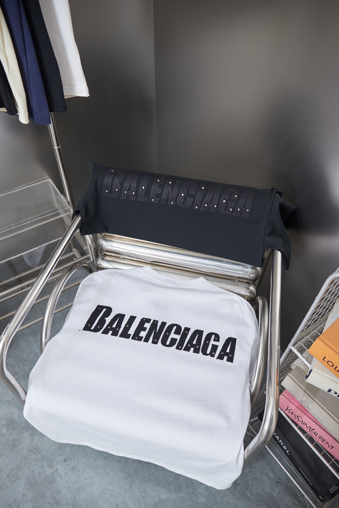 Balenciaga 高仿BB刺繡短袖T恤 寬鬆版簡約設計男女同款百搭白色| 8 Balenciaga 高仿BB刺繡短袖T恤 寬鬆版簡約設計男女同款百搭白色