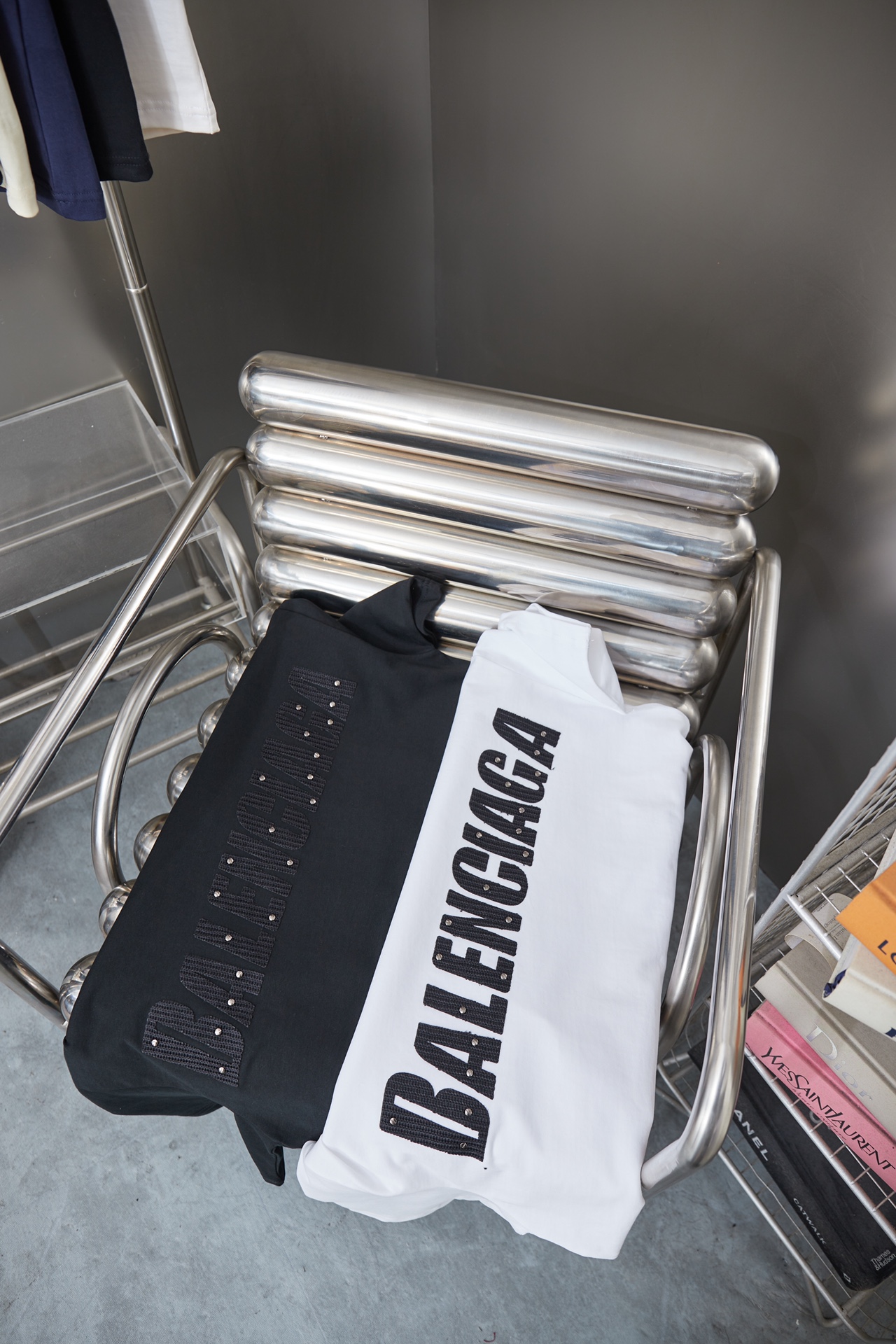 Balenciaga 高仿BB刺繡短袖T恤 寬鬆版簡約設計男女同款百搭白色| 7 Balenciaga 高仿BB刺繡短袖T恤 寬鬆版簡約設計男女同款百搭白色