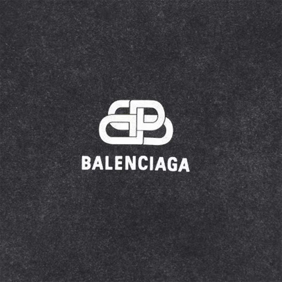 Balenciaga 高仿 經典小LOGO刺繡短袖T恤 簡約百搭款| 13 Balenciaga 高仿 經典小LOGO刺繡短袖T恤 簡約百搭款