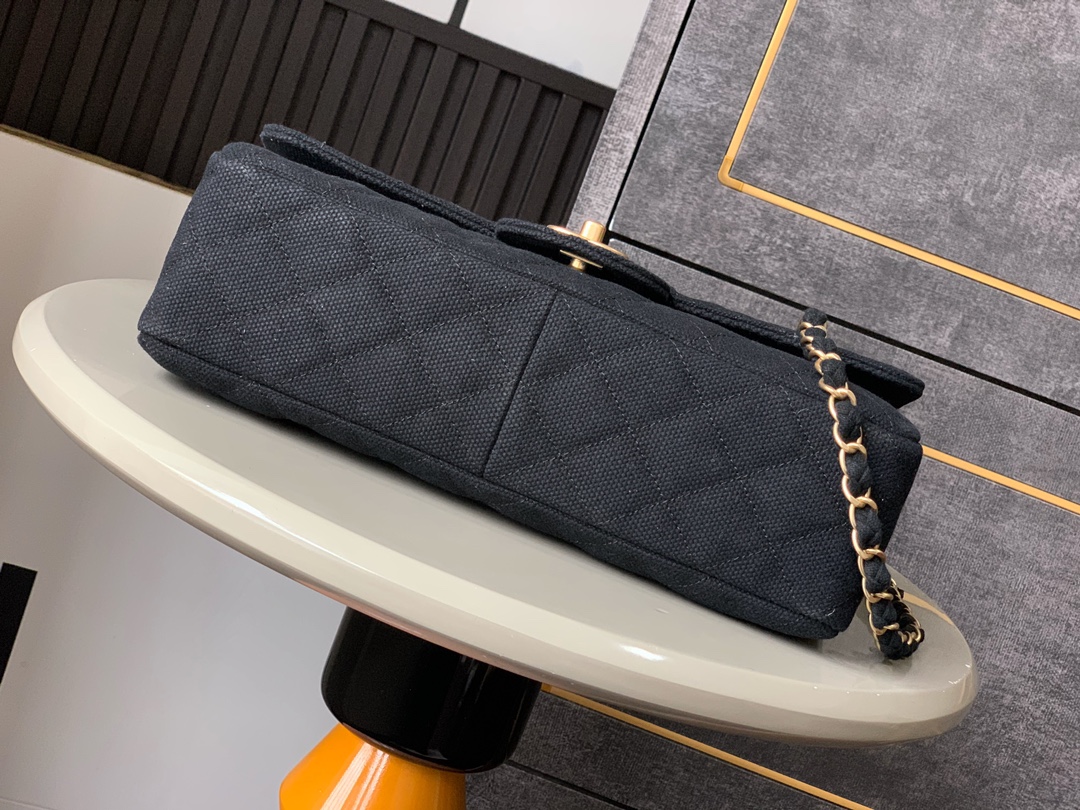 CHANEL高仿Boy Chanel刺繡花卉鏈條包黑色帆布設計款| 12 CHANEL高仿Boy Chanel刺繡花卉鏈條包黑色帆布設計款