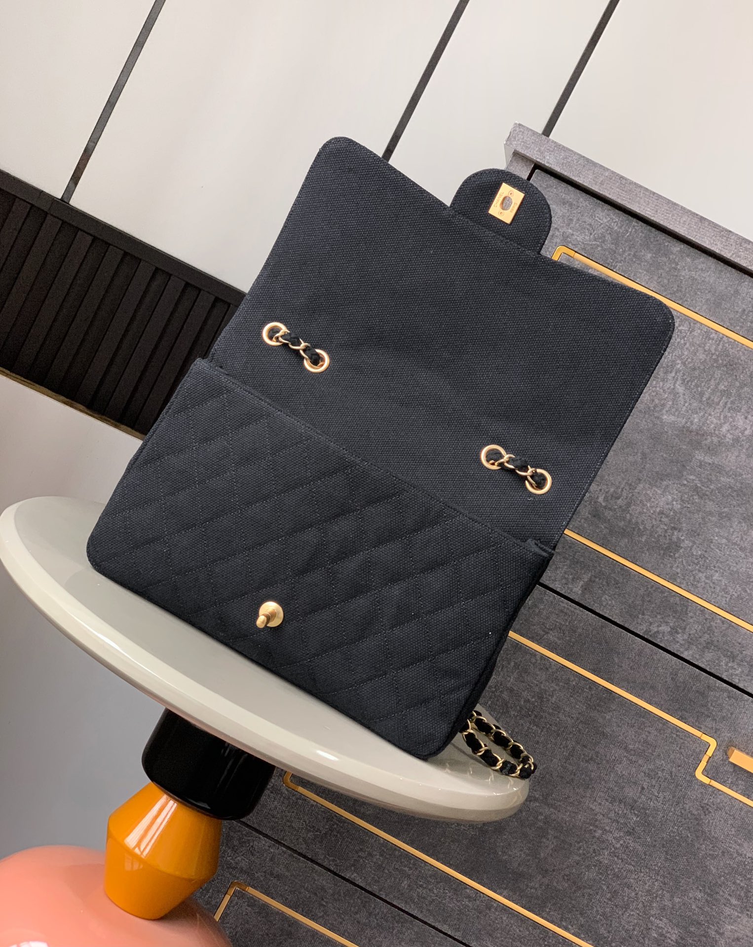 CHANEL高仿Boy Chanel刺繡花卉鏈條包黑色帆布設計款| 11 CHANEL高仿Boy Chanel刺繡花卉鏈條包黑色帆布設計款