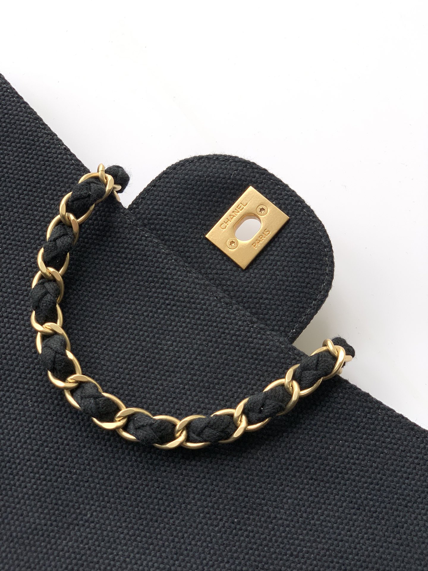 CHANEL高仿Boy Chanel刺繡花卉鏈條包黑色帆布設計款| 9 CHANEL高仿Boy Chanel刺繡花卉鏈條包黑色帆布設計款