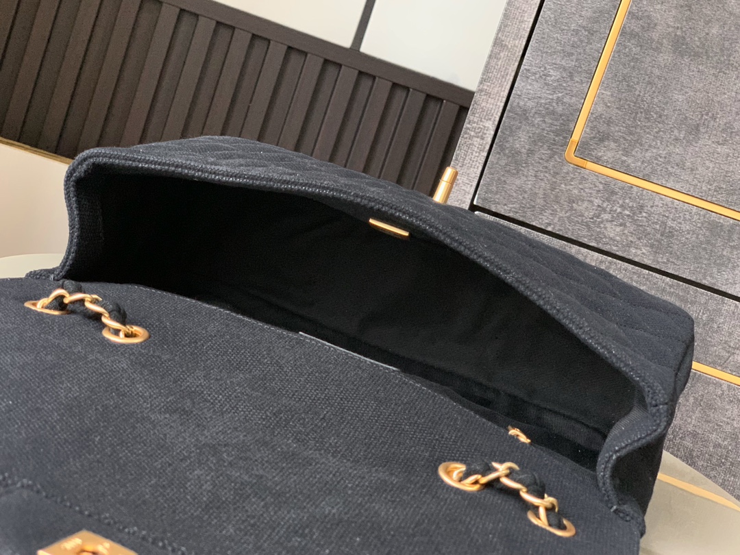 CHANEL高仿Boy Chanel刺繡花卉鏈條包黑色帆布設計款| 8 CHANEL高仿Boy Chanel刺繡花卉鏈條包黑色帆布設計款