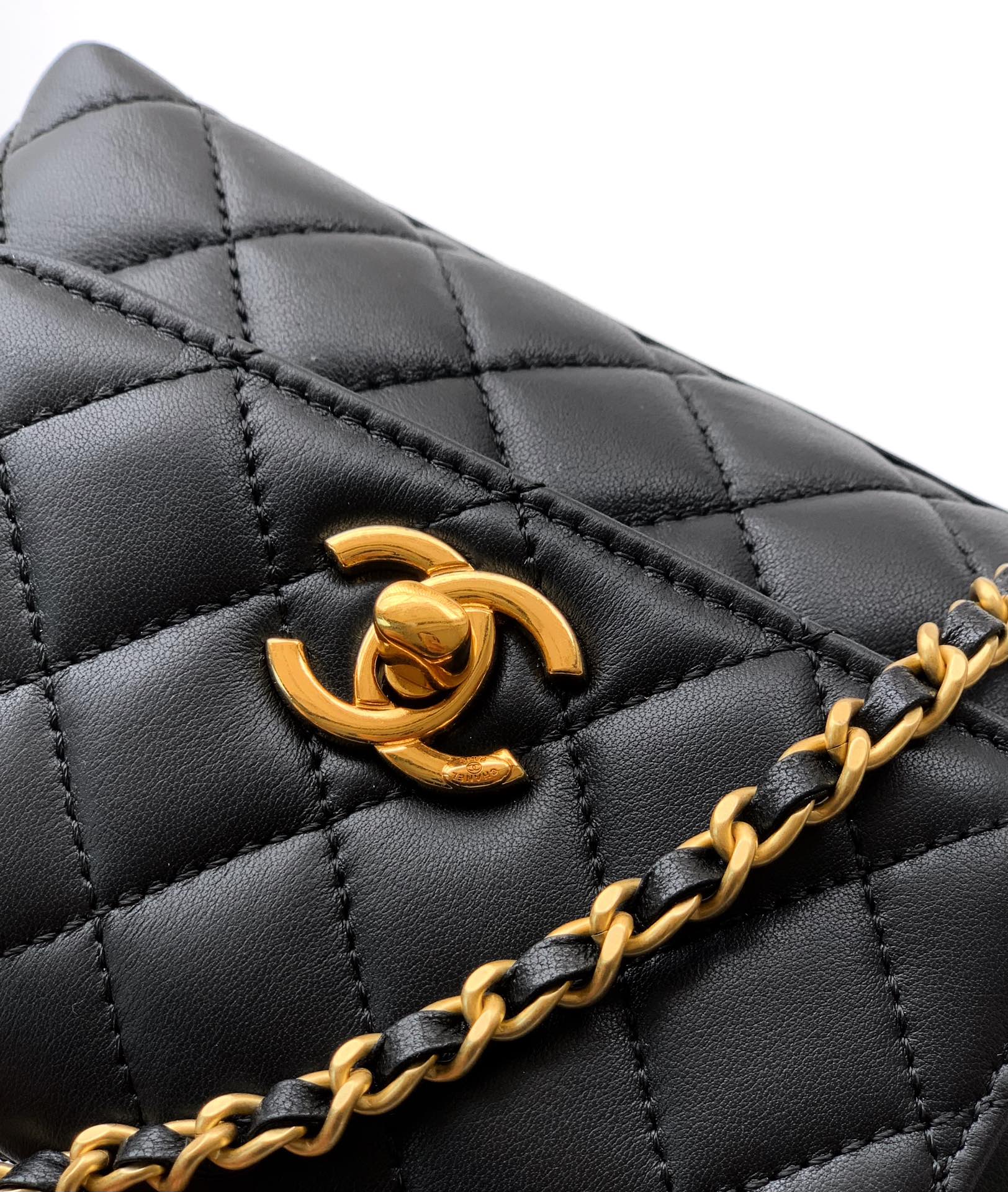 Chanel 高仿 女款 Coco Handle 迷你菱格手提包 黑色 氣質百搭款| 10 Chanel 高仿 女款 Coco Handle 迷你菱格手提包 黑色 氣質百搭款