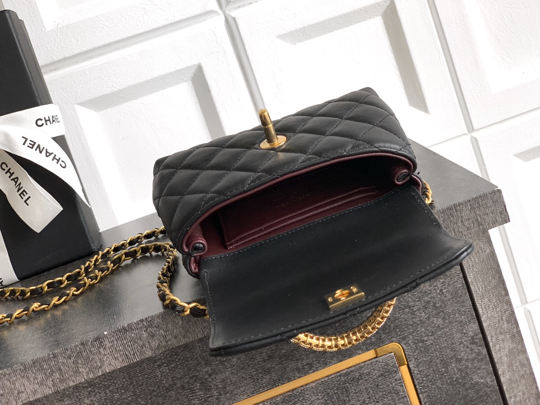 Chanel 高仿 女款 Coco Handle 迷你菱格手提包 黑色 氣質百搭款| 8 Chanel 高仿 女款 Coco Handle 迷你菱格手提包 黑色 氣質百搭款