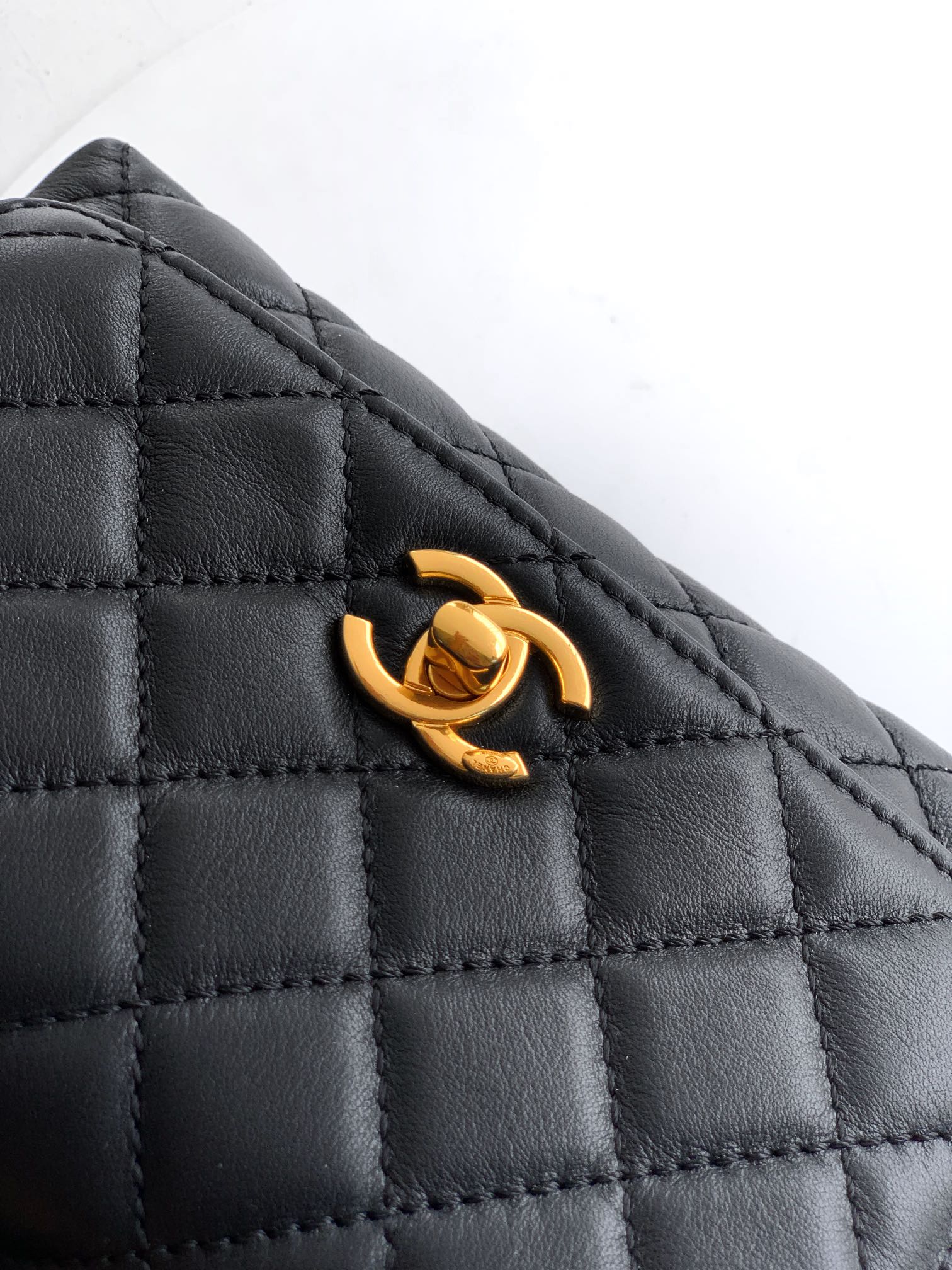 Chanel 原單 女款 Coco Handle 小號菱格鏈條包 黑色 經典通勤款| 10 Chanel 原單 女款 Coco Handle 小號菱格鏈條包 黑色 經典通勤款