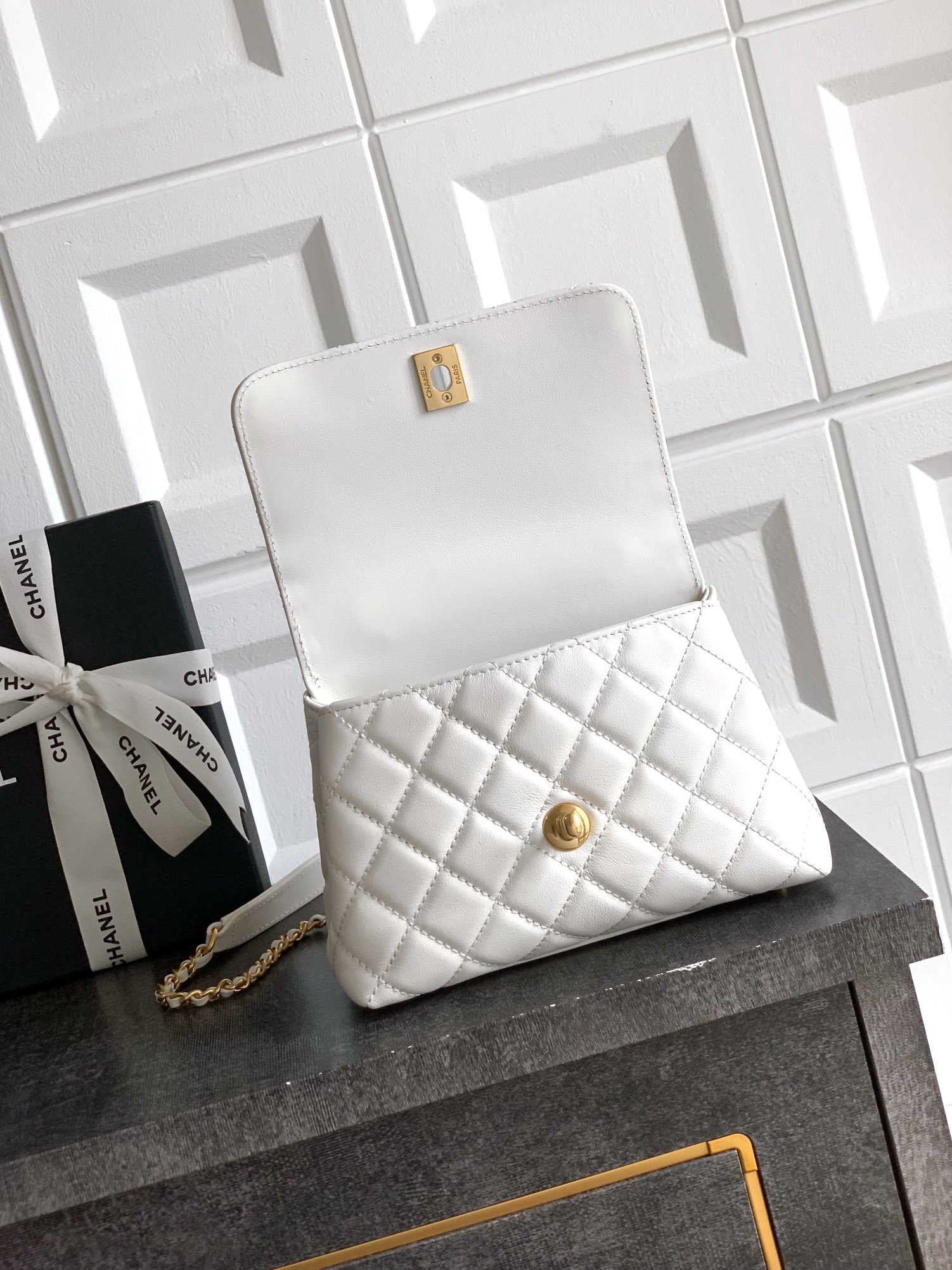 Chanel 高仿 女款 Coco Handle 小號菱格手提包 白色 百搭氣質款| 11 Chanel 高仿 女款 Coco Handle 小號菱格手提包 白色 百搭氣質款