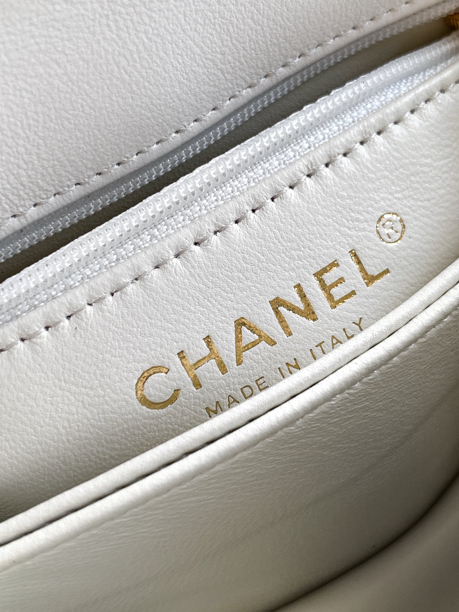 Chanel 高仿 女款 Coco Handle 小號菱格手提包 白色 百搭氣質款| 7 Chanel 高仿 女款 Coco Handle 小號菱格手提包 白色 百搭氣質款
