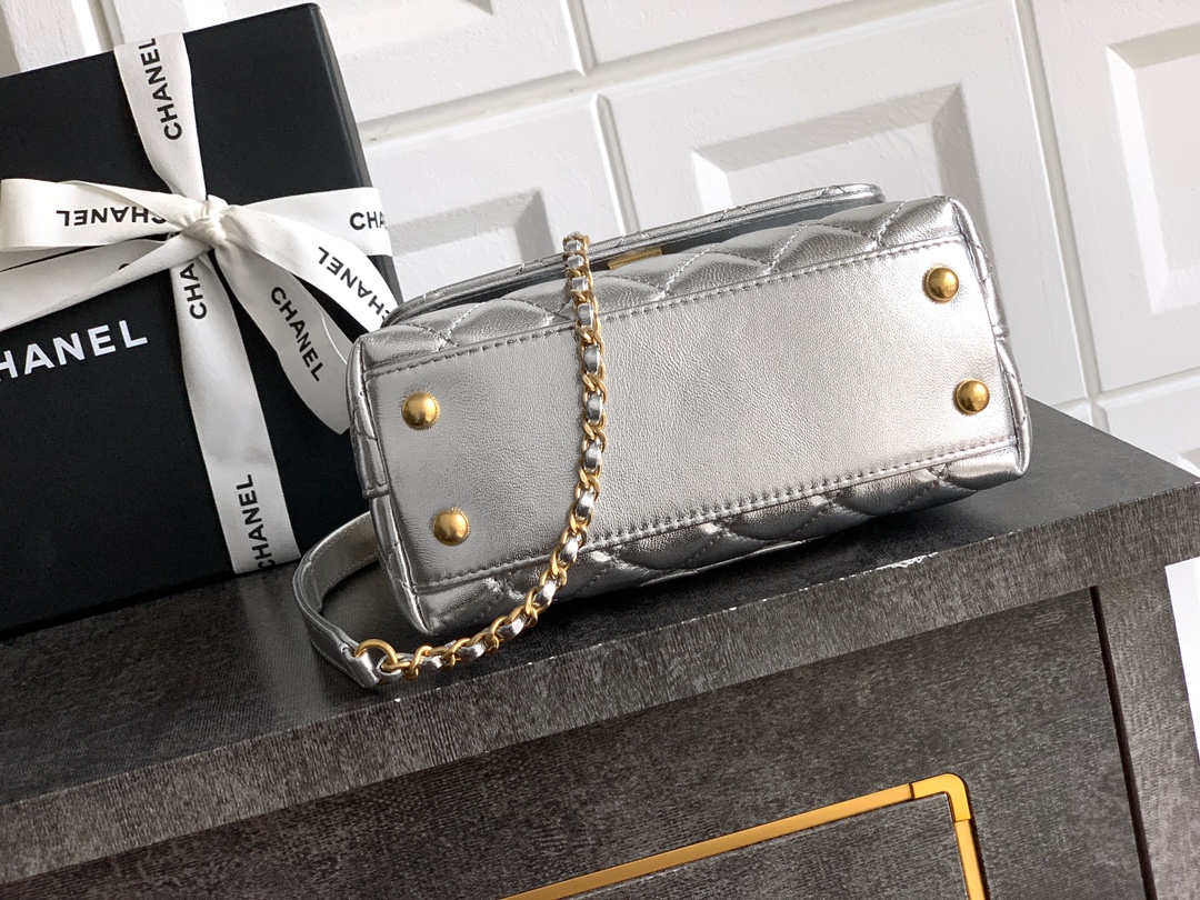 Chanel 高仿 女款 Coco Handle 小號菱格手提包 銀色 個性質感款| 12 Chanel 高仿 女款 Coco Handle 小號菱格手提包 銀色 個性質感款