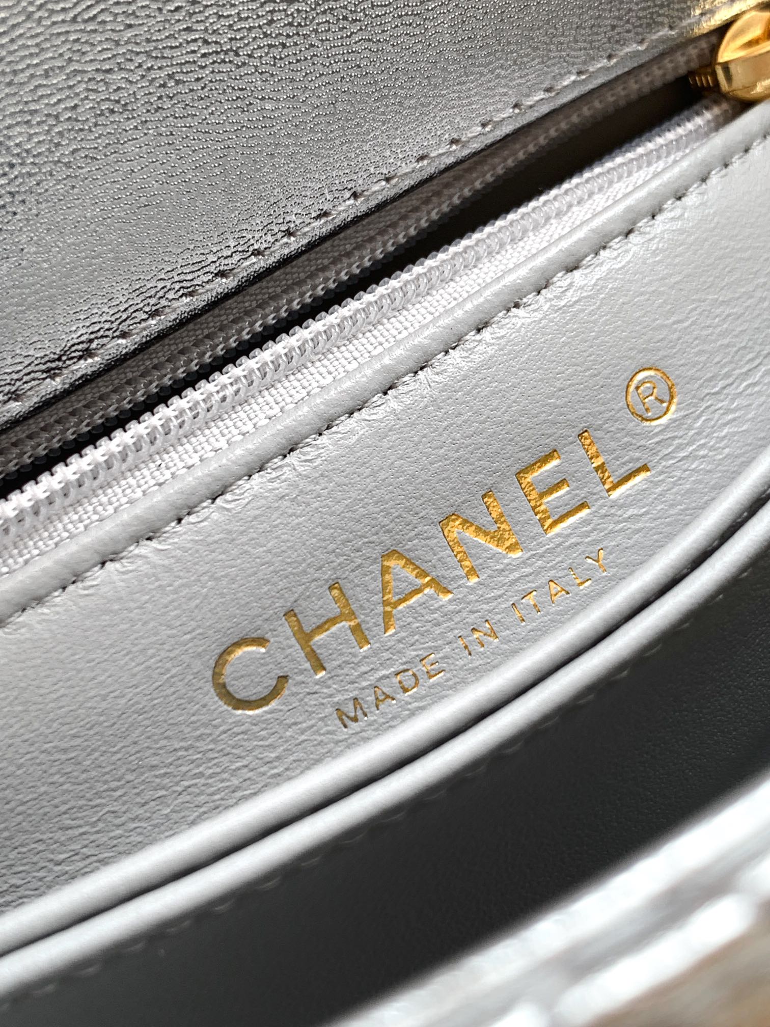 Chanel 高仿 女款 Coco Handle 小號菱格手提包 銀色 個性質感款| 7 Chanel 高仿 女款 Coco Handle 小號菱格手提包 銀色 個性質感款