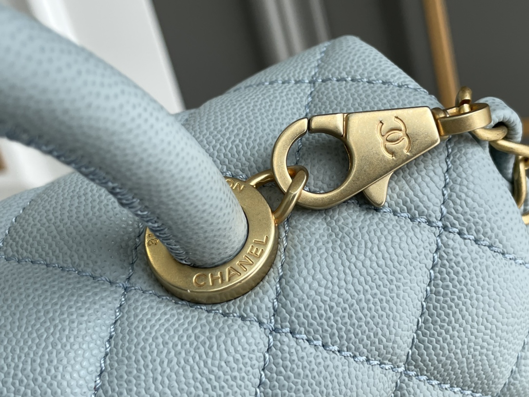 Chanel A貨 女款 Coco Handle 大號菱格肩背包 天藍色 清新通勤款| 10 Chanel A貨 女款 Coco Handle 大號菱格肩背包 天藍色 清新通勤款