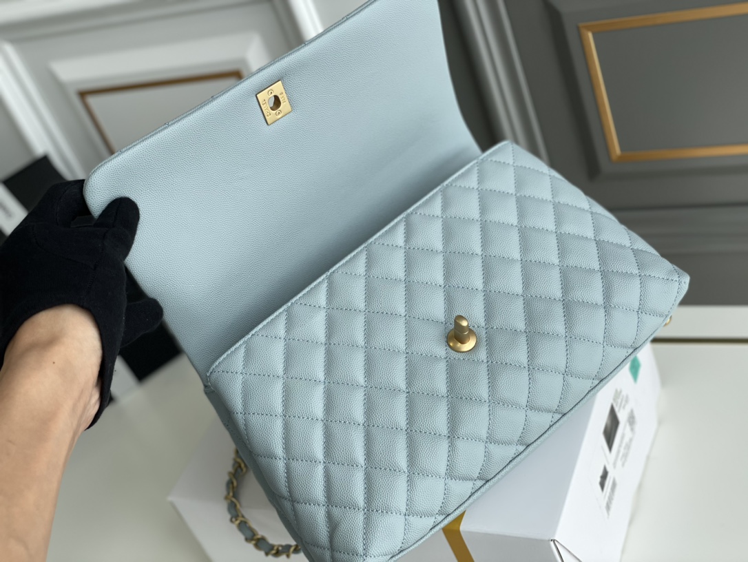 Chanel A貨 女款 Coco Handle 大號菱格肩背包 天藍色 清新通勤款| 9 Chanel A貨 女款 Coco Handle 大號菱格肩背包 天藍色 清新通勤款