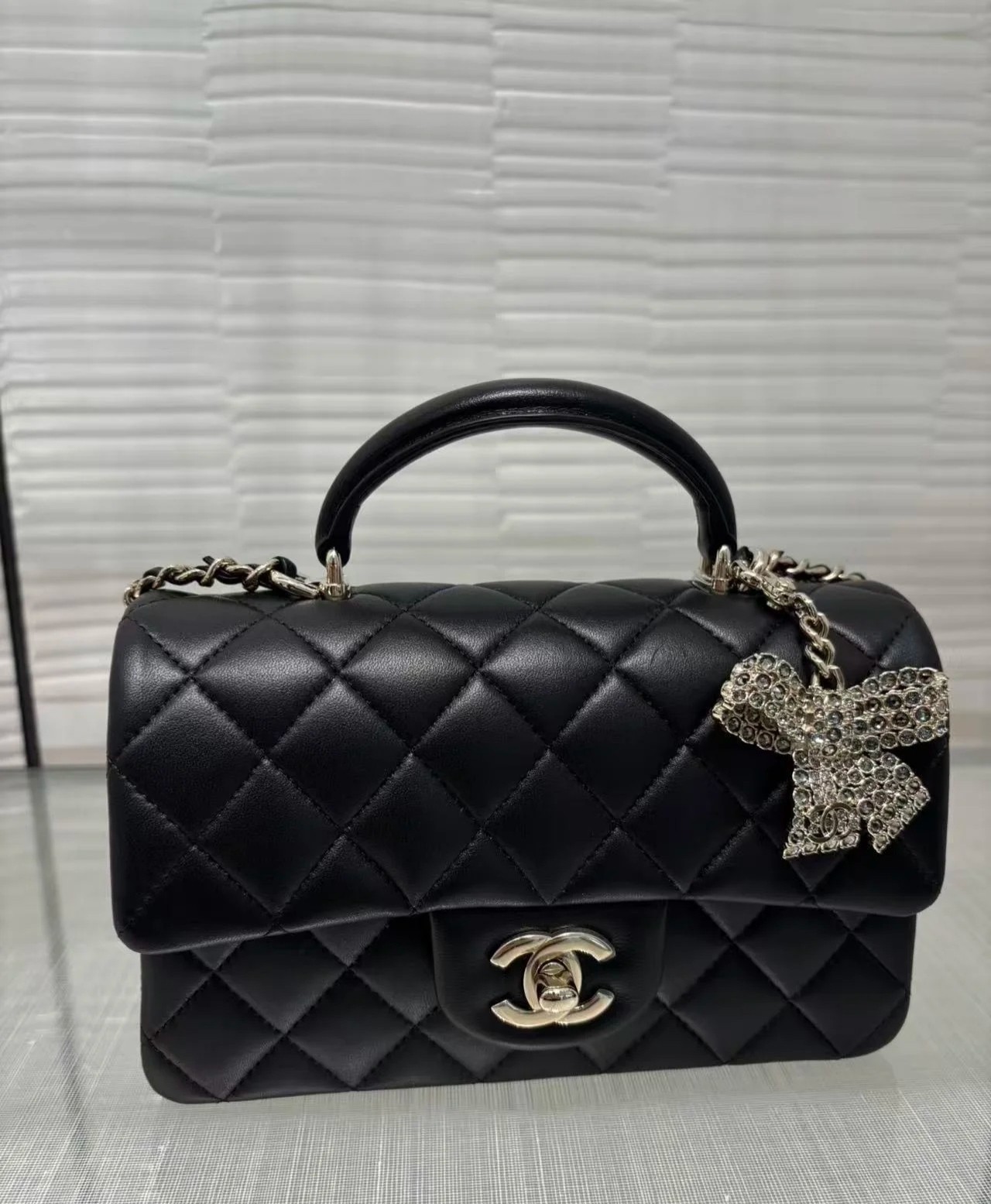 CHANEL 原單 Coco Handle 迷你手提包 黑色菱格紋翻蓋鏈條包 吊飾款| 13 CHANEL 原單 Coco Handle 迷你手提包 黑色菱格紋翻蓋鏈條包 吊飾款