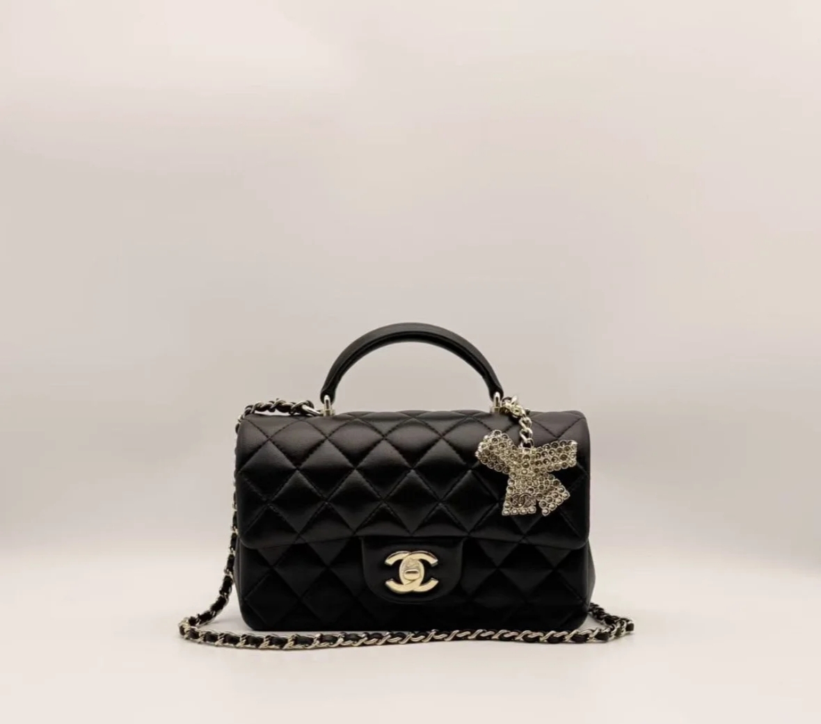 CHANEL 原單 Coco Handle 迷你手提包 黑色菱格紋翻蓋鏈條包 吊飾款| 10 CHANEL 原單 Coco Handle 迷你手提包 黑色菱格紋翻蓋鏈條包 吊飾款