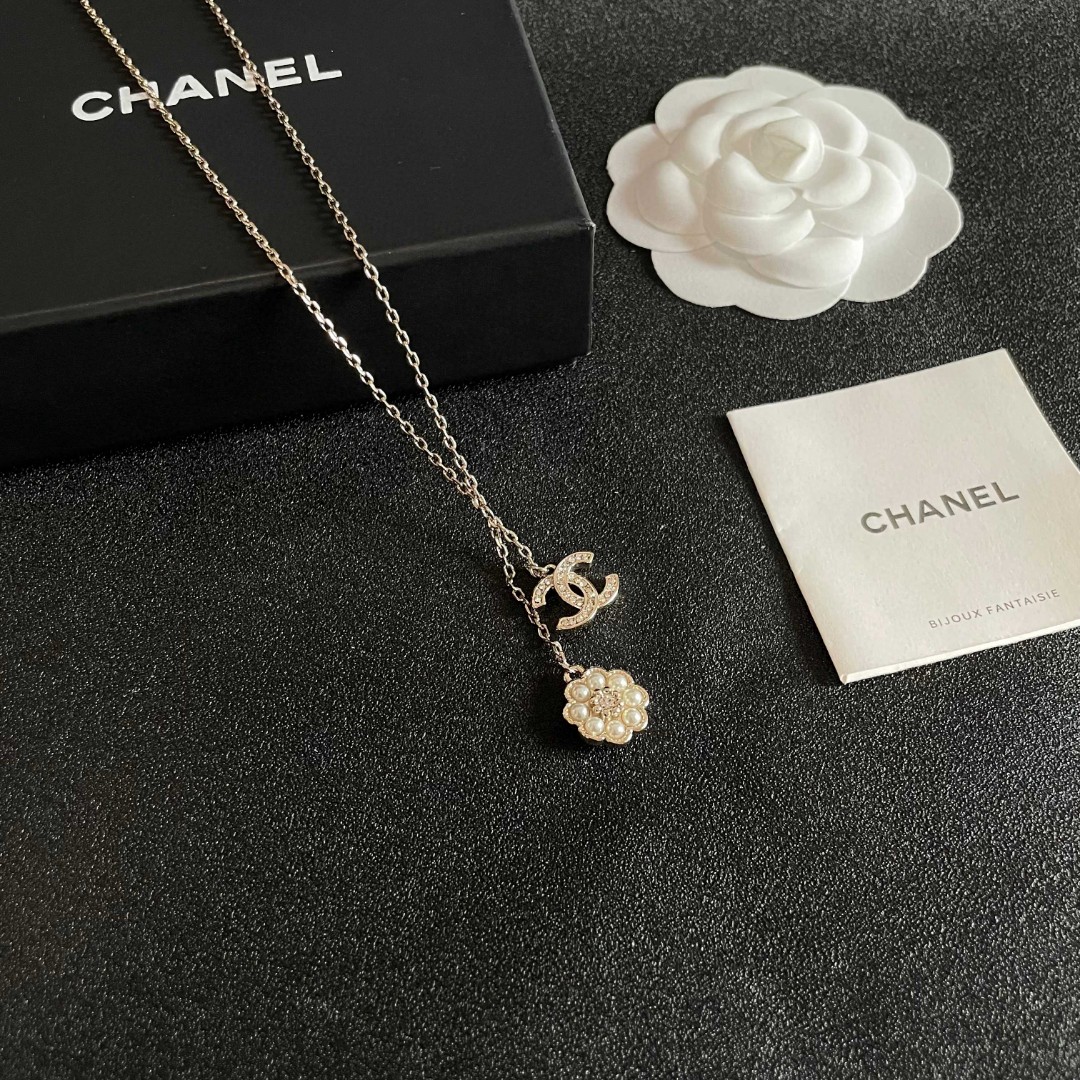 Chanel 原單雙C花朵吊墜項鍊 女款精緻鎖骨鍊 氣質百搭| 8 Chanel 原單雙C花朵吊墜項鍊 女款精緻鎖骨鍊 氣質百搭