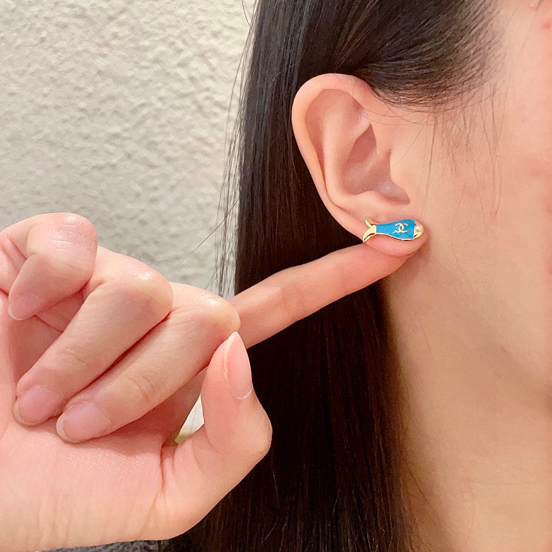 Chanel 一比一藍色魚造型耳環 女款清新設計雙C標誌款| 14 Chanel 一比一藍色魚造型耳環 女款清新設計雙C標誌款