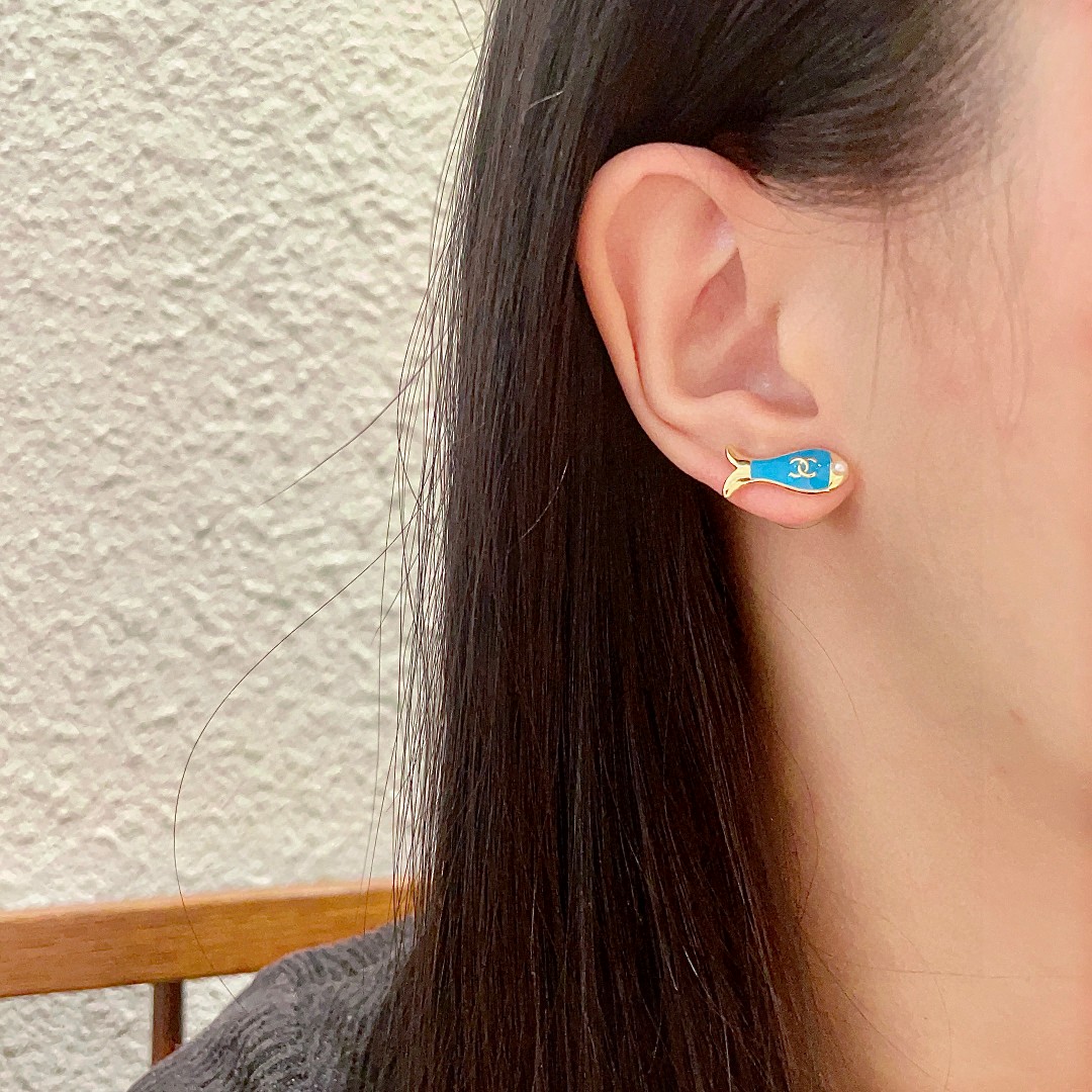 Chanel 一比一藍色魚造型耳環 女款清新設計雙C標誌款| 13 Chanel 一比一藍色魚造型耳環 女款清新設計雙C標誌款