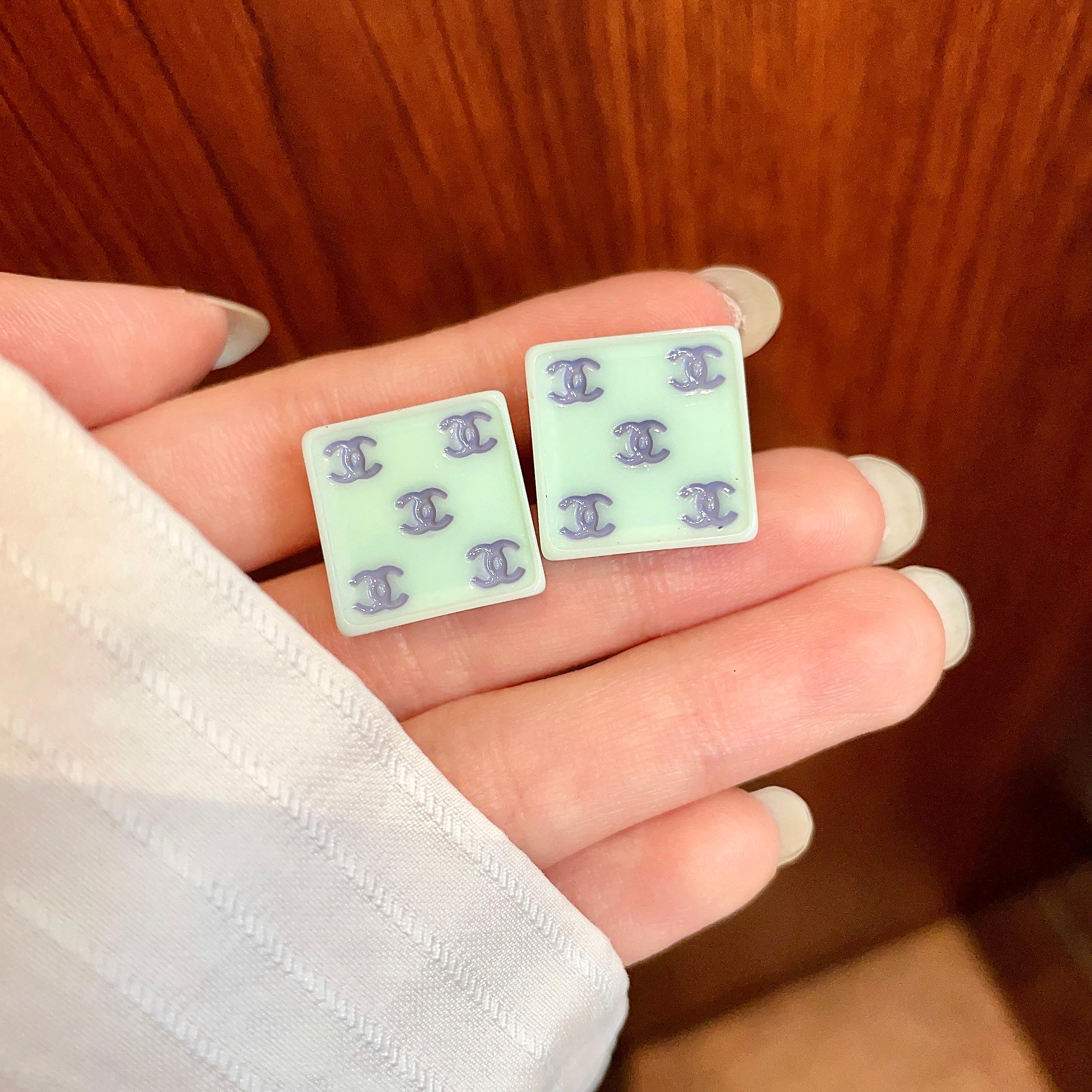 Chanel 原單方形雙C耳環 女款極簡設計時尚百搭款| 12 Chanel 原單方形雙C耳環 女款極簡設計時尚百搭款