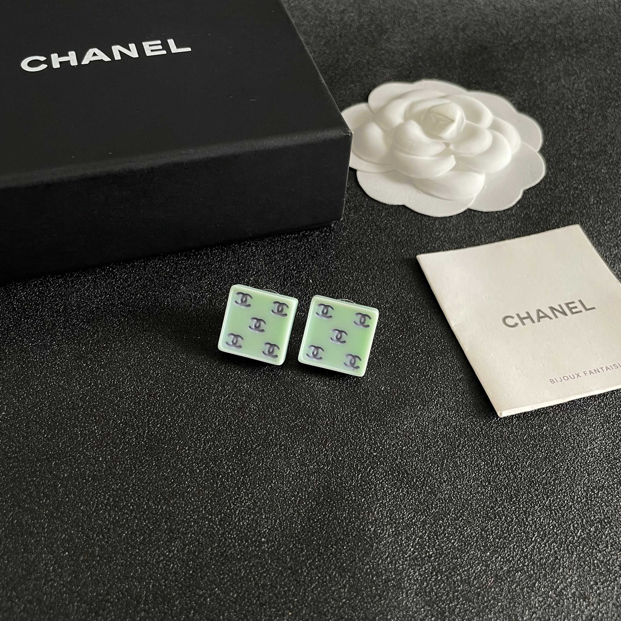 Chanel 原單方形雙C耳環 女款極簡設計時尚百搭款| 10 Chanel 原單方形雙C耳環 女款極簡設計時尚百搭款