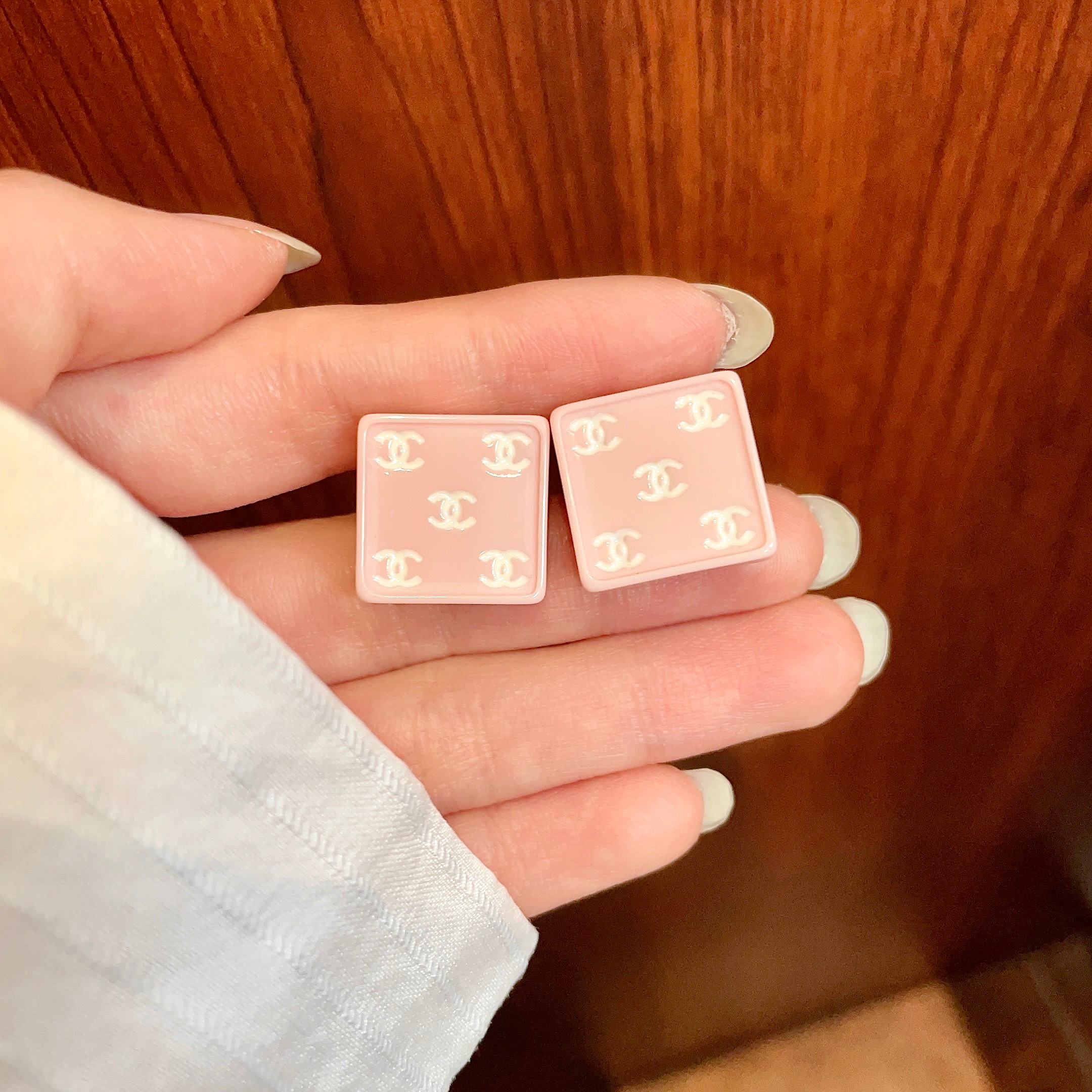 Chanel A貨粉色方形雙C耳環 女款甜美氣質百搭款| 12 Chanel A貨粉色方形雙C耳環 女款甜美氣質百搭款