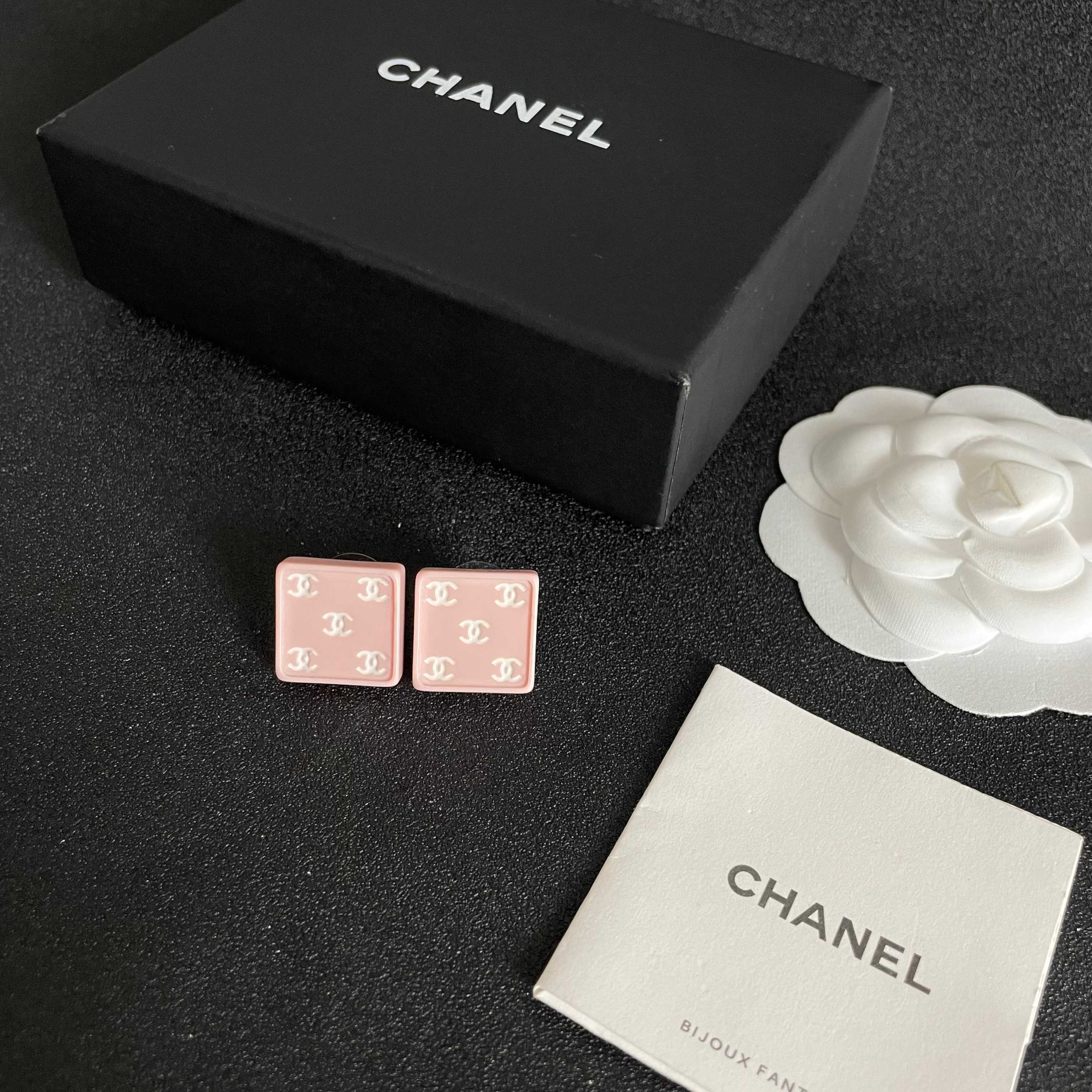 Chanel A貨粉色方形雙C耳環 女款甜美氣質百搭款| 11 Chanel A貨粉色方形雙C耳環 女款甜美氣質百搭款