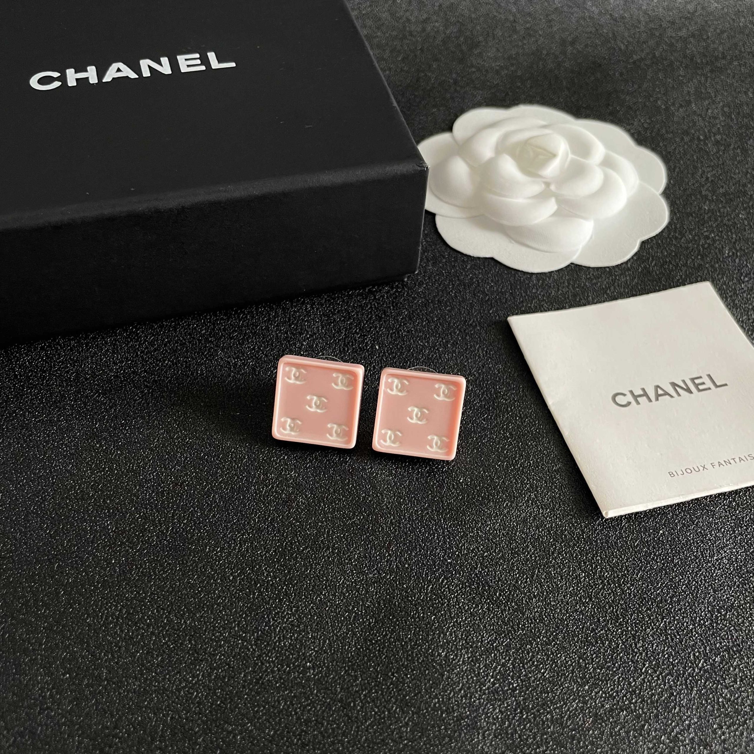 Chanel A貨粉色方形雙C耳環 女款甜美氣質百搭款| 10 Chanel A貨粉色方形雙C耳環 女款甜美氣質百搭款