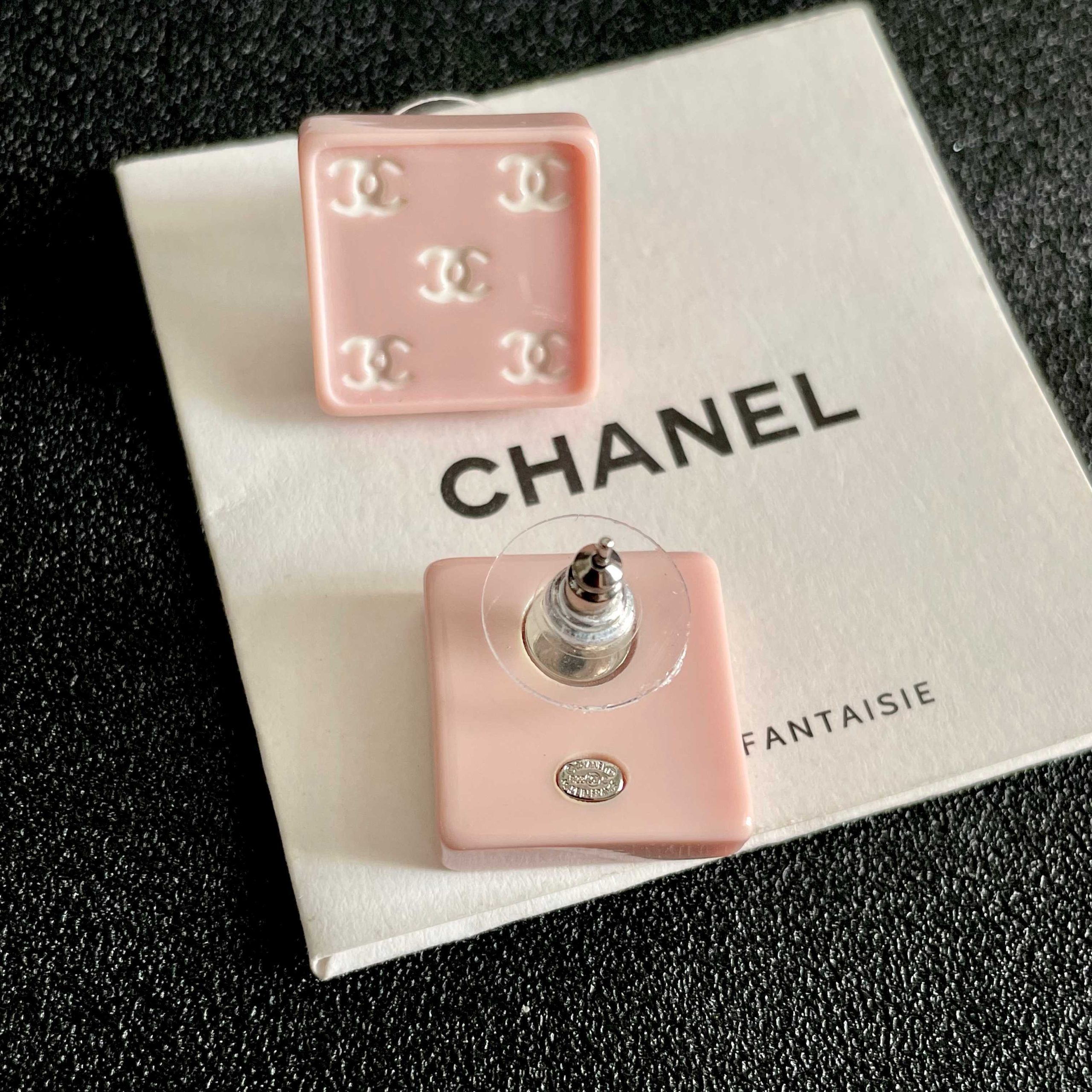 Chanel A貨粉色方形雙C耳環 女款甜美氣質百搭款| 9 Chanel A貨粉色方形雙C耳環 女款甜美氣質百搭款