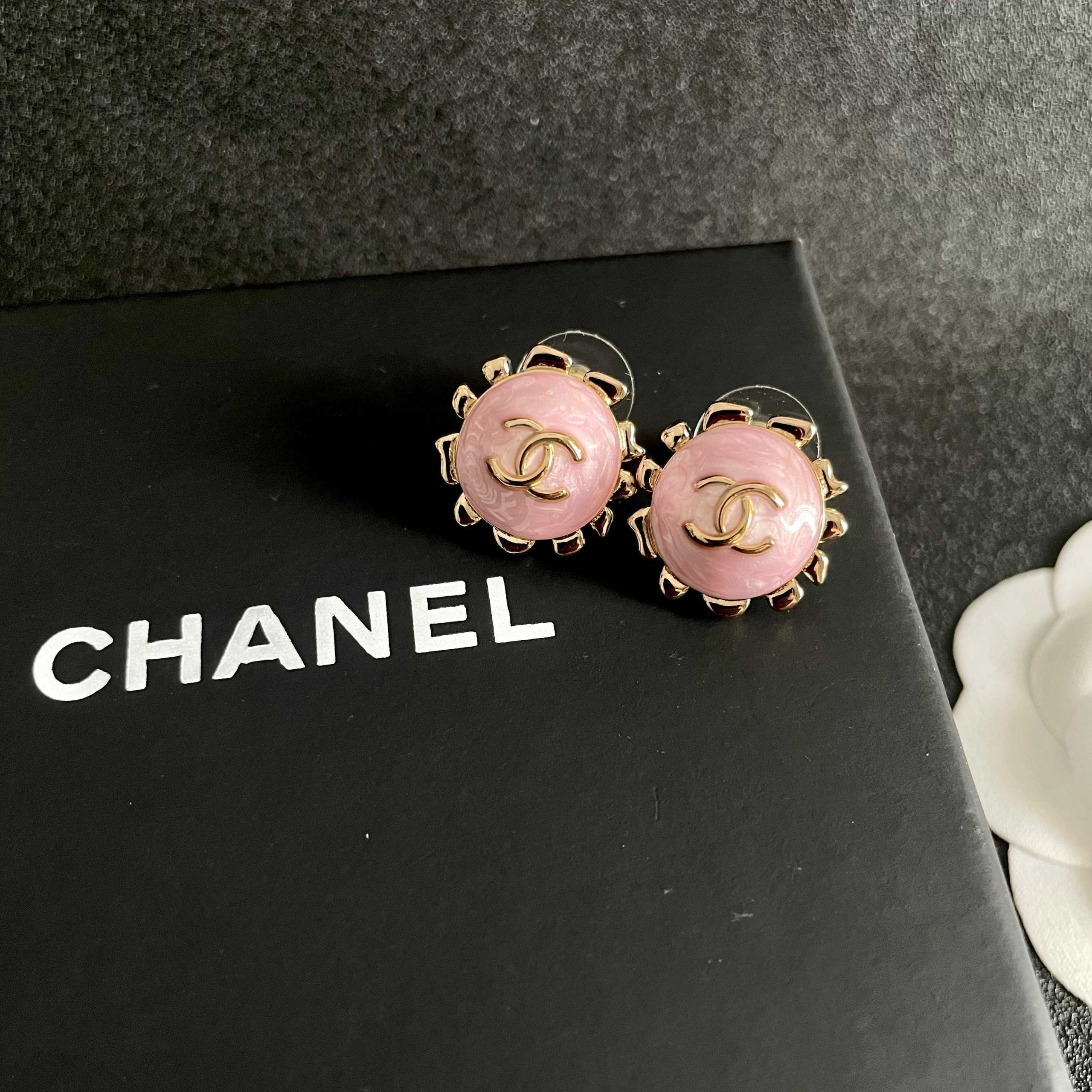 Chanel高仿復古太阳花耳環 女款氣質百搭高端耳飾| 7 Chanel高仿復古太阳花耳環 女款氣質百搭高端耳飾