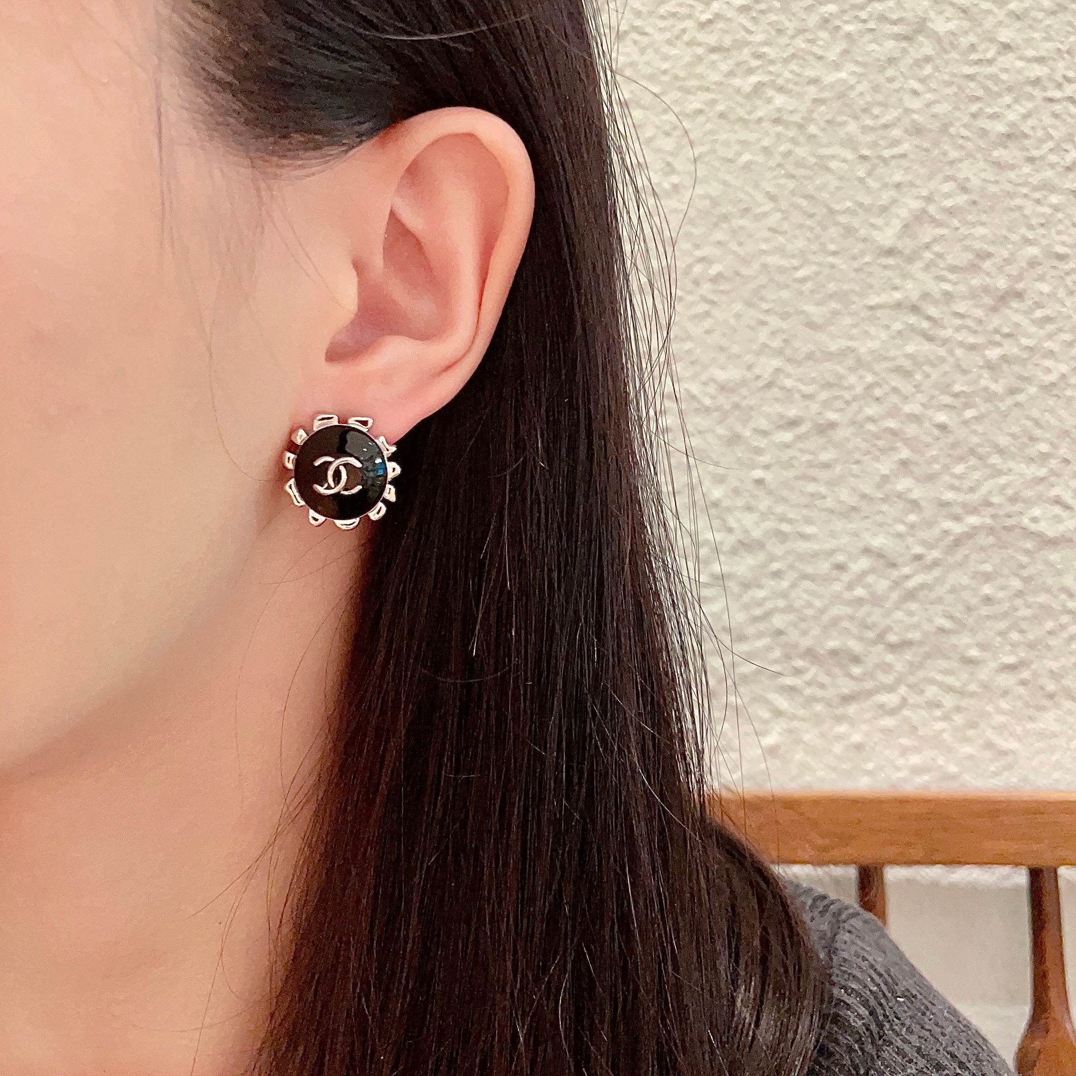 Chanel黑色復古雙C耳環 氣質高仿時尚耳飾| 12 Chanel黑色復古雙C耳環 氣質高仿時尚耳飾