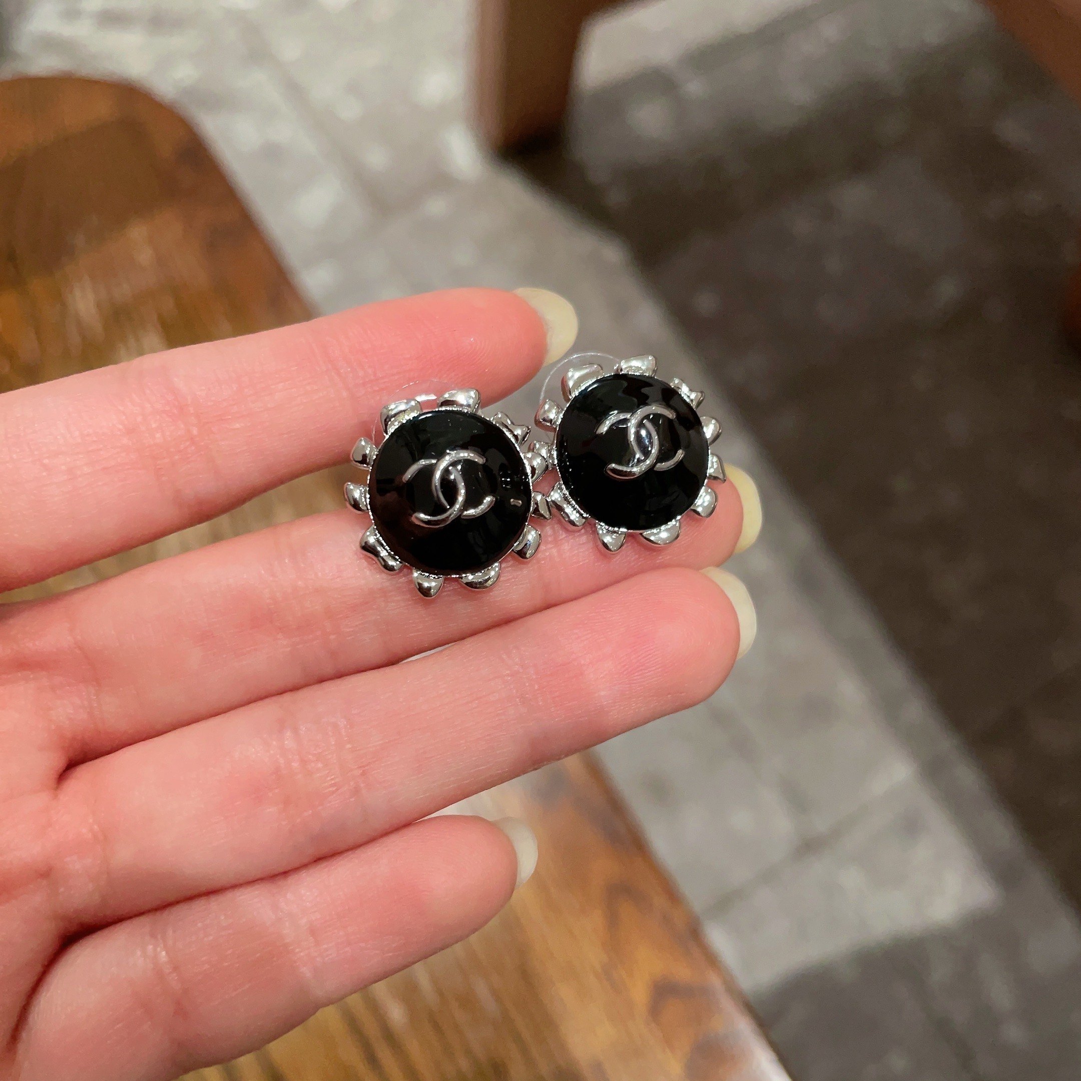 Chanel黑色復古雙C耳環 氣質高仿時尚耳飾| 13 Chanel黑色復古雙C耳環 氣質高仿時尚耳飾