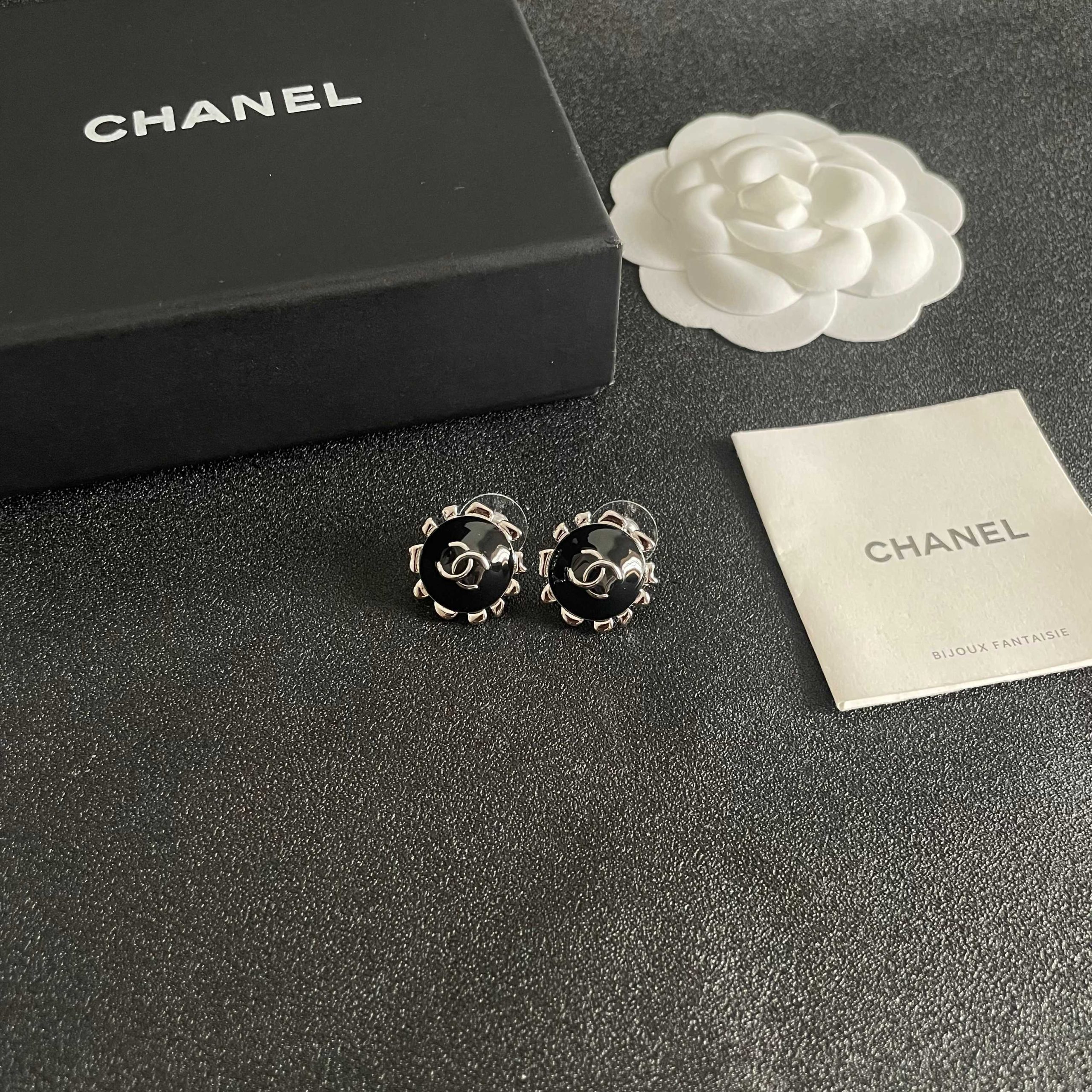 Chanel黑色復古雙C耳環 氣質高仿時尚耳飾| 10 Chanel黑色復古雙C耳環 氣質高仿時尚耳飾