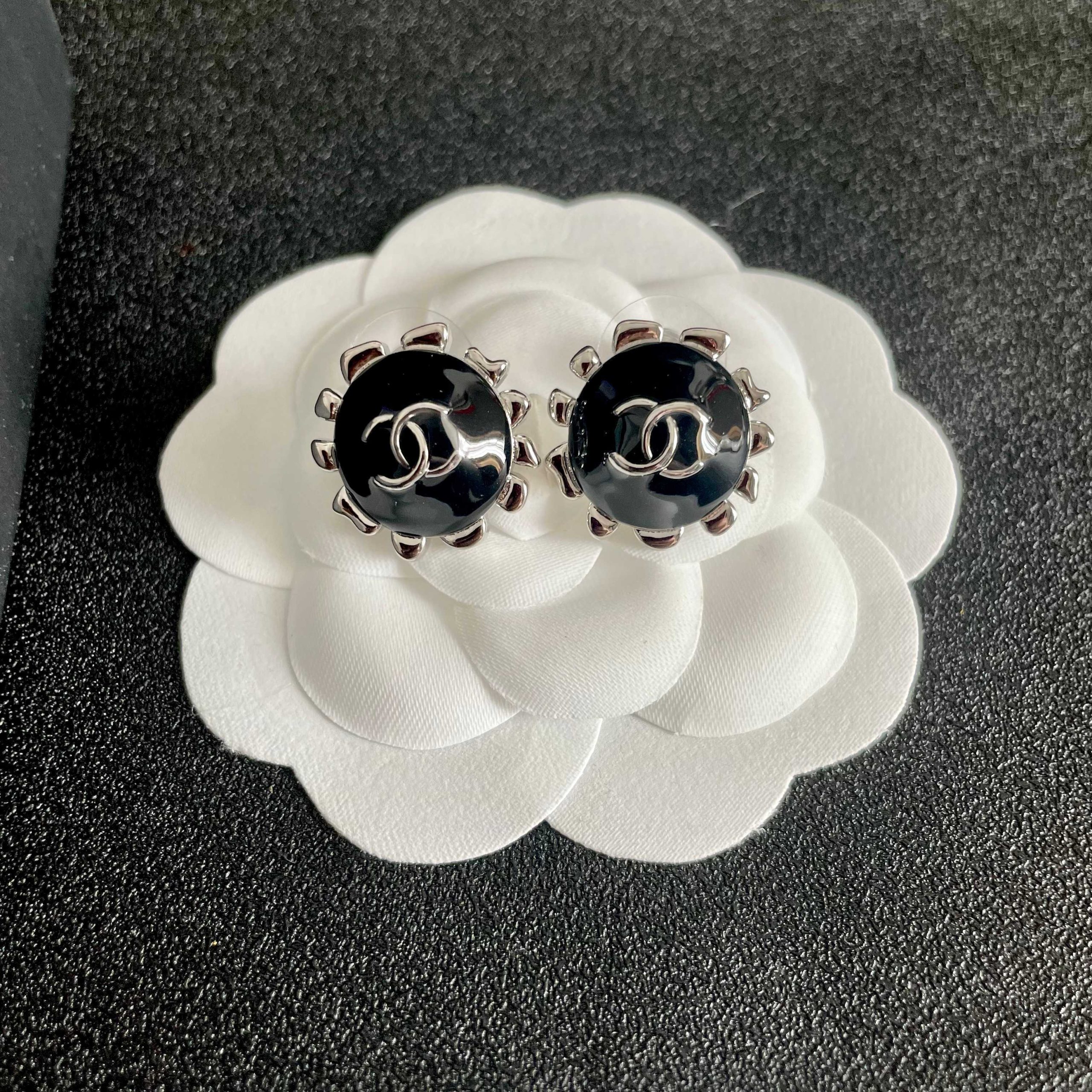 Chanel黑色復古雙C耳環 氣質高仿時尚耳飾| 8 Chanel黑色復古雙C耳環 氣質高仿時尚耳飾