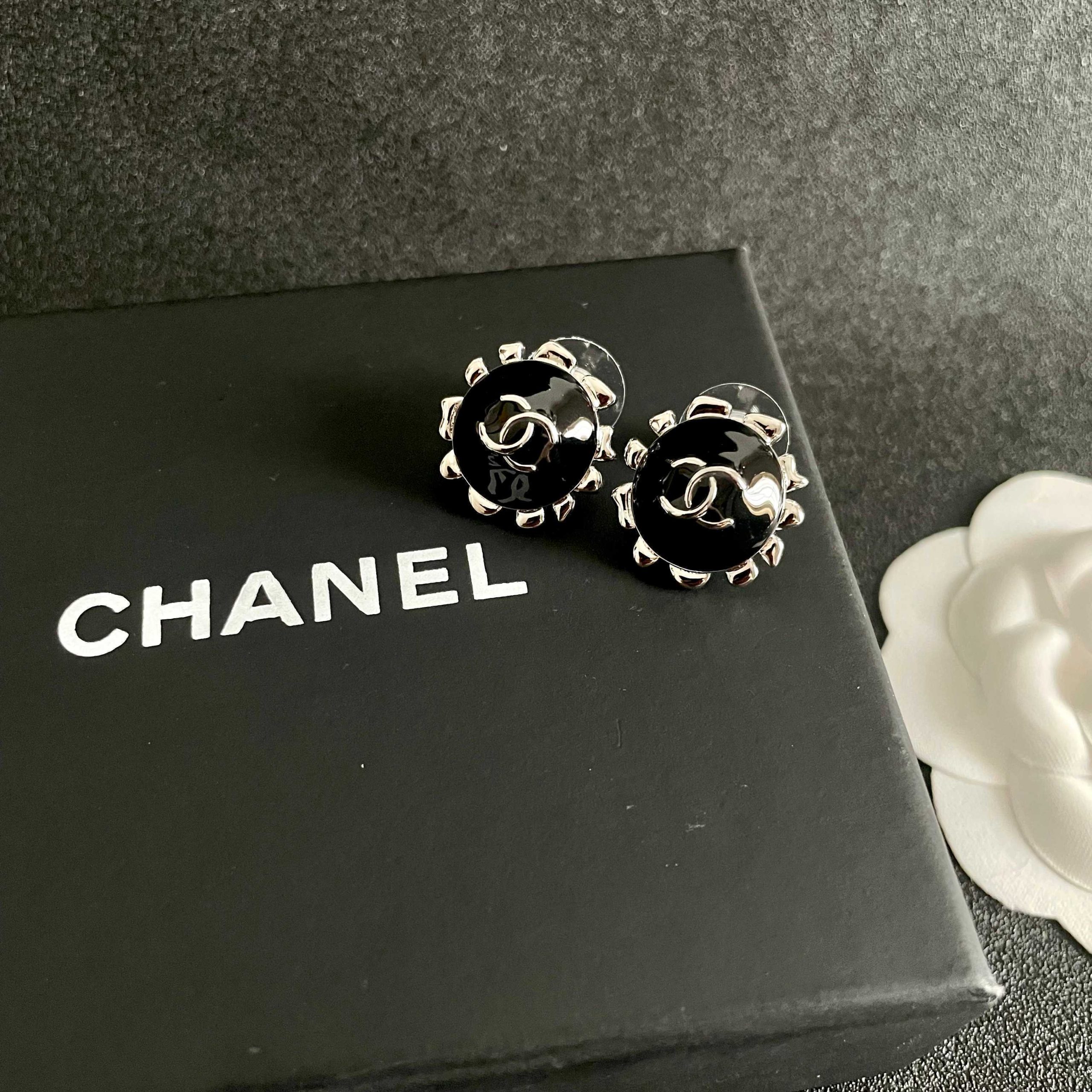 Chanel黑色復古雙C耳環 氣質高仿時尚耳飾| 7 Chanel黑色復古雙C耳環 氣質高仿時尚耳飾
