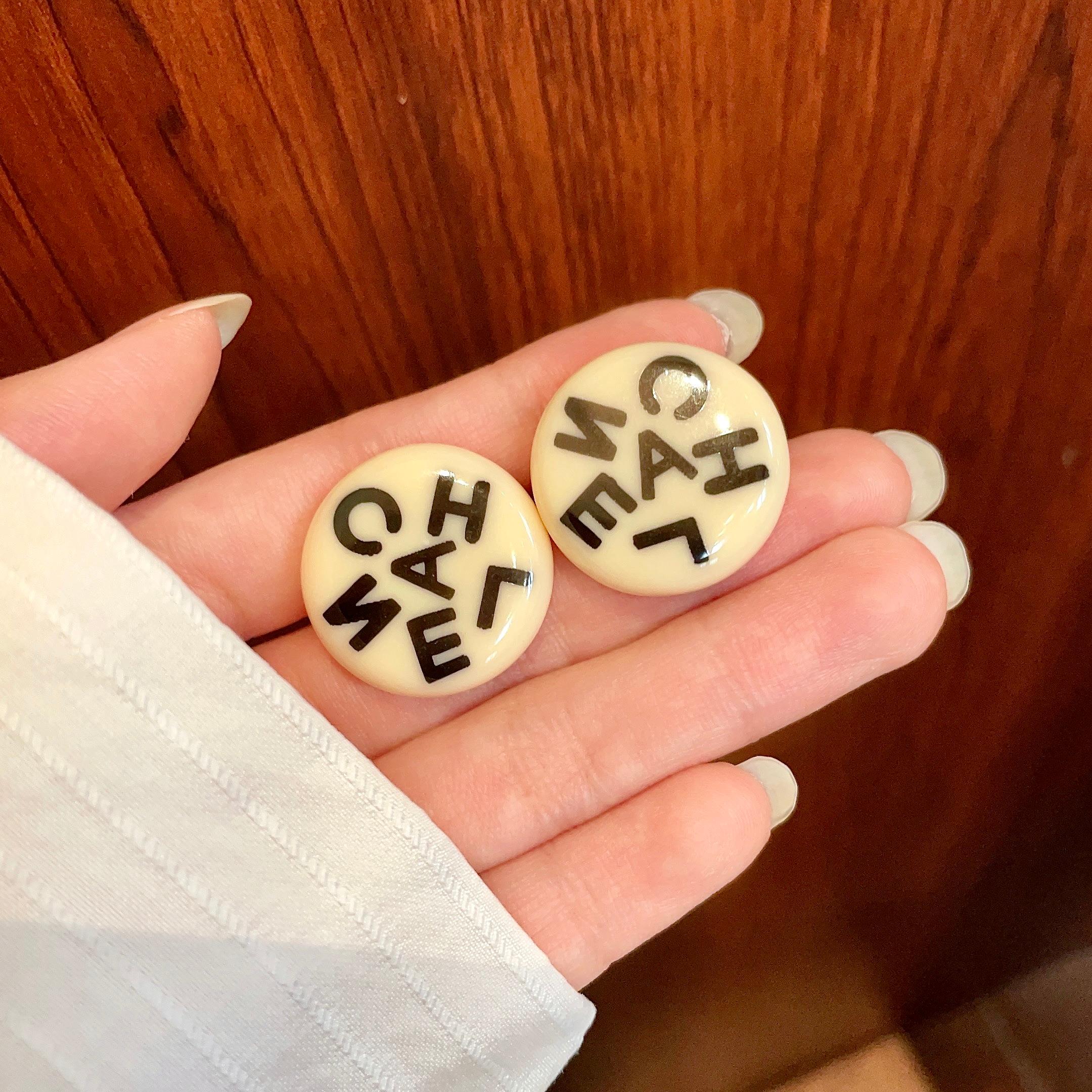 Chanel高仿字母圓形耳環 女款潮流個性耳飾推薦| 13 Chanel高仿字母圓形耳環 女款潮流個性耳飾推薦
