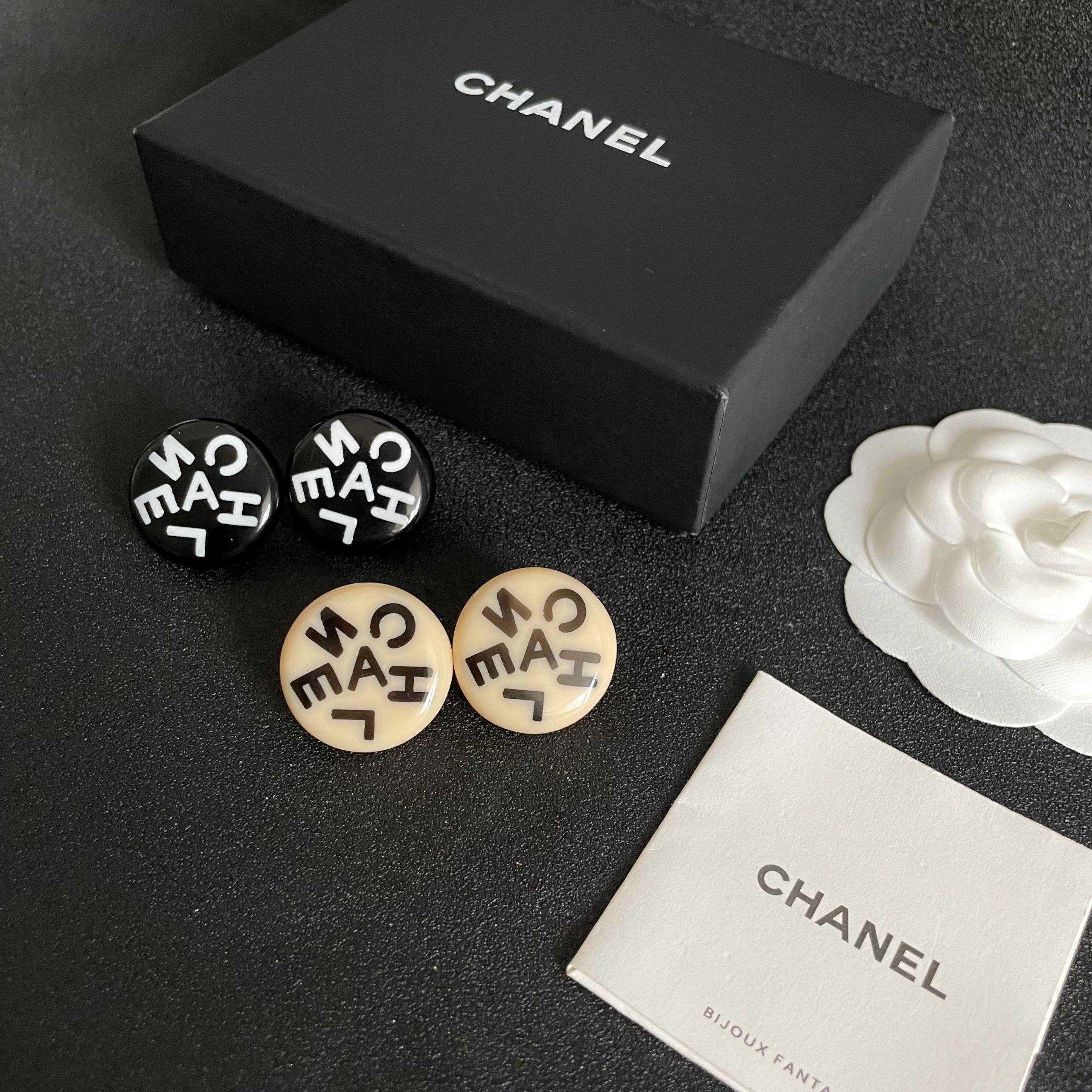 Chanel高仿字母圓形耳環 女款潮流個性耳飾推薦| 11 Chanel高仿字母圓形耳環 女款潮流個性耳飾推薦