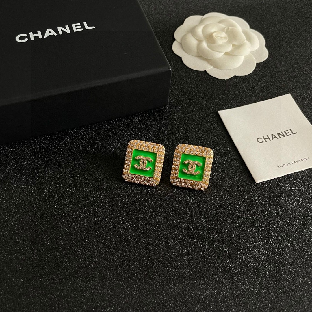 Chanel高仿綠色方形雙C耳環 高端鑲鑽時尚耳飾| 11 Chanel高仿綠色方形雙C耳環 高端鑲鑽時尚耳飾