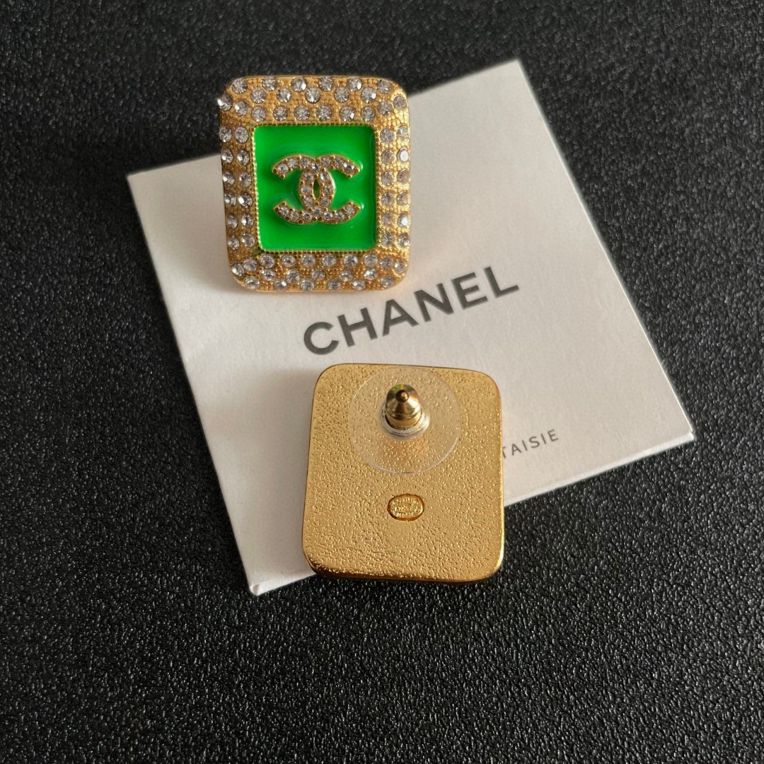 Chanel高仿綠色方形雙C耳環 高端鑲鑽時尚耳飾| 8 Chanel高仿綠色方形雙C耳環 高端鑲鑽時尚耳飾